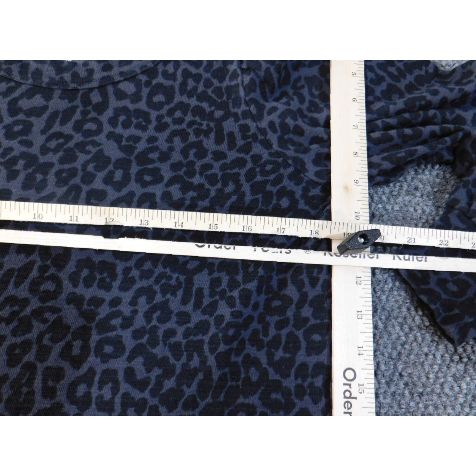 Ann Taylor Loft Animal Print Knit Pullover Blouse Womens Medium Gray Stretch Cotton Knit Round Neck Long Sleeve Casual Size M / US 6-8 / IT 42-44 - 5 Thumbnail
