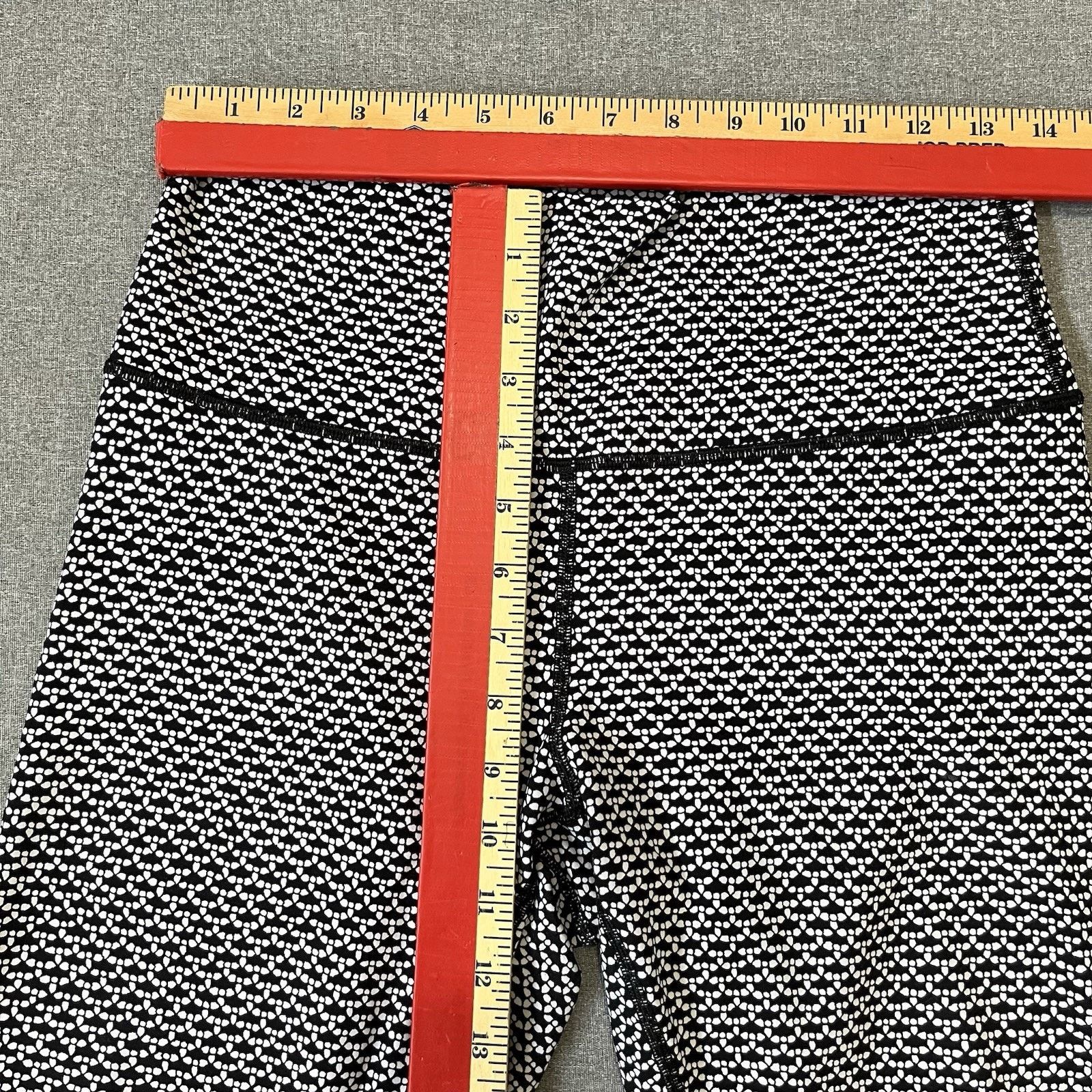 Lululemon Lululemon sz 10 Wunder Under Monochromic iced gray black Size 32" / US 10 / IT 46 - 5 Thumbnail