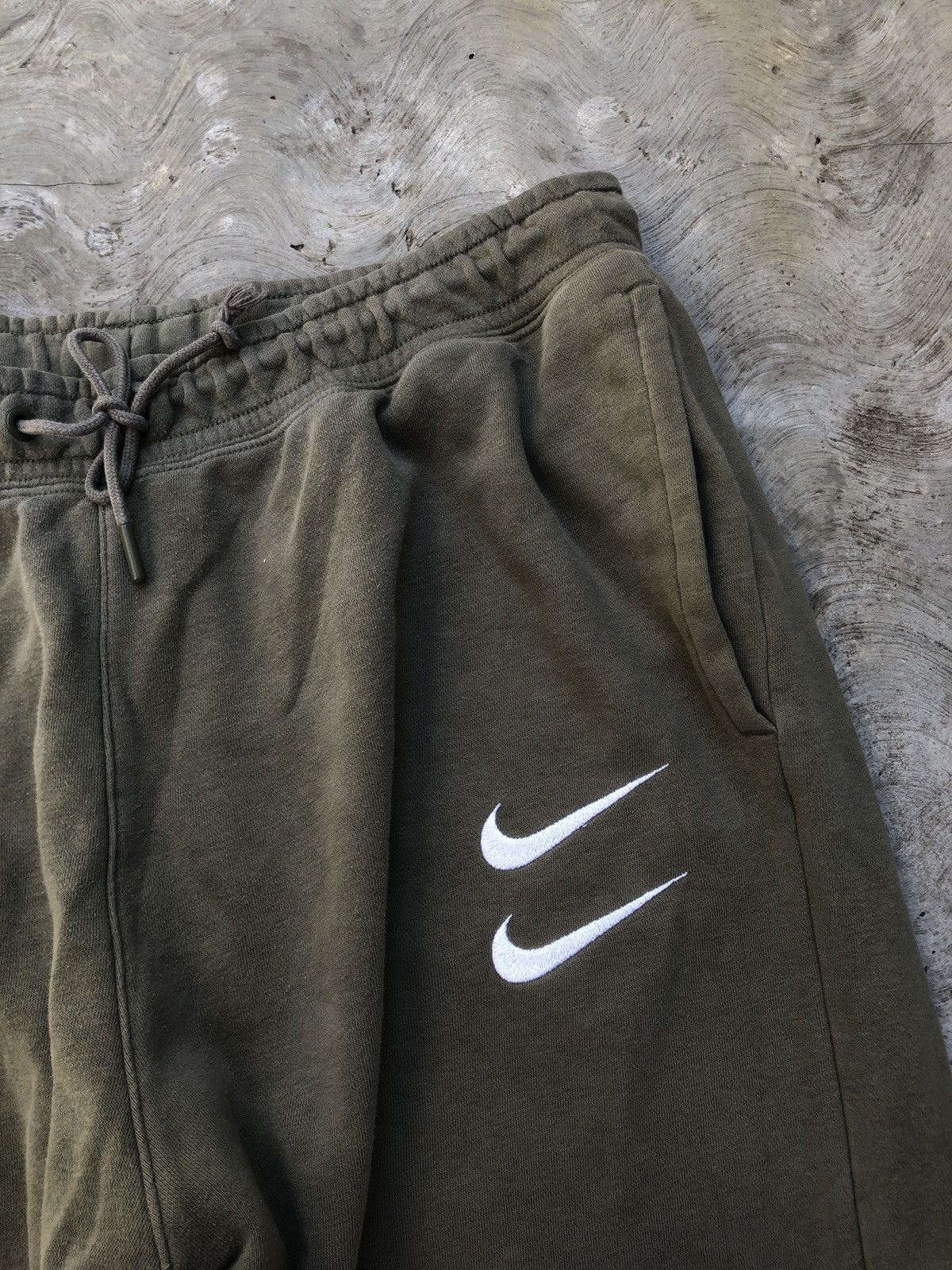Nike Nike Sweatpants Size US 34 / EU 50 - 2 Thumbnail