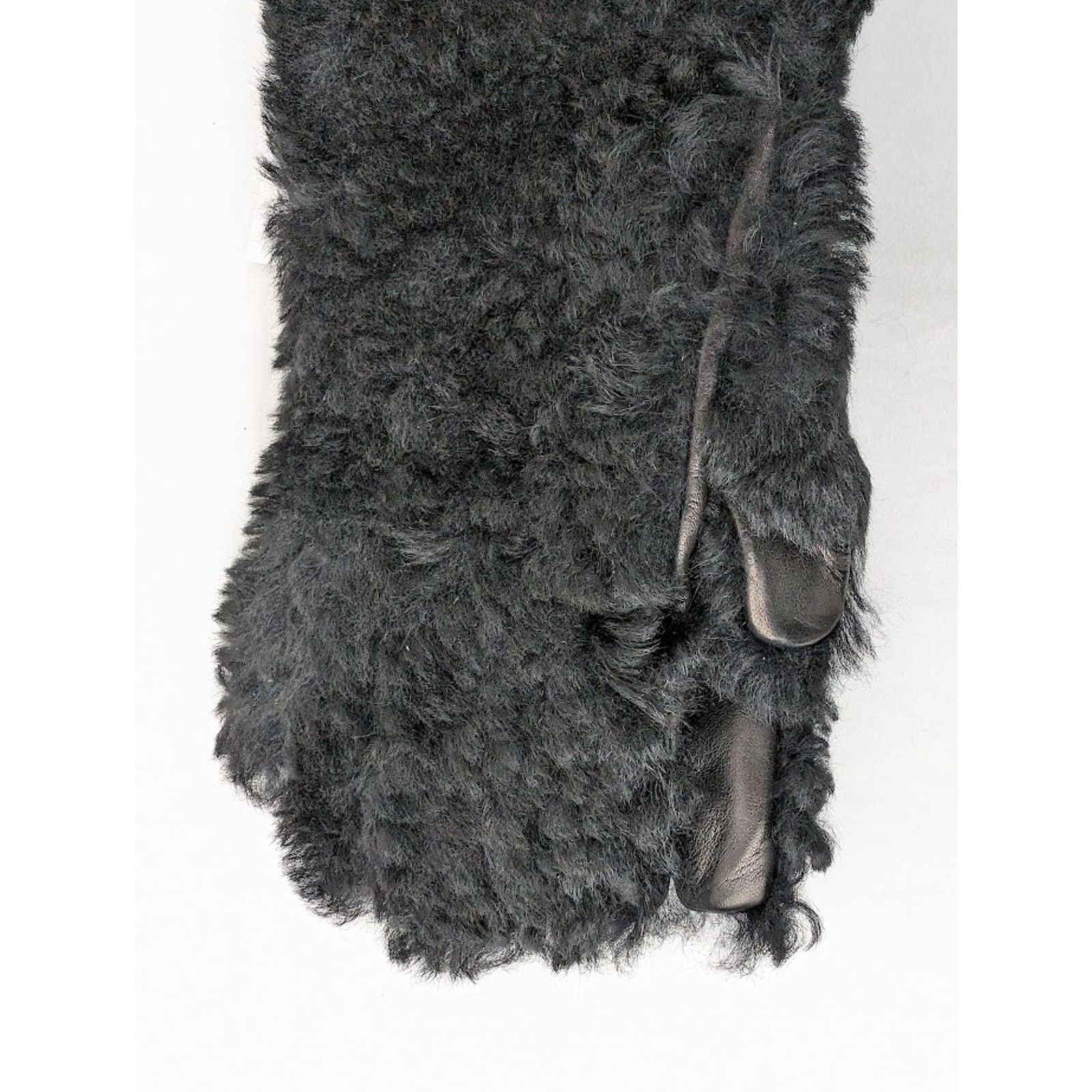 Bottega Veneta o1rshd1 Size: 8 / Gloves Teddy Shearling in Black Size ONE SIZE - 4 Thumbnail