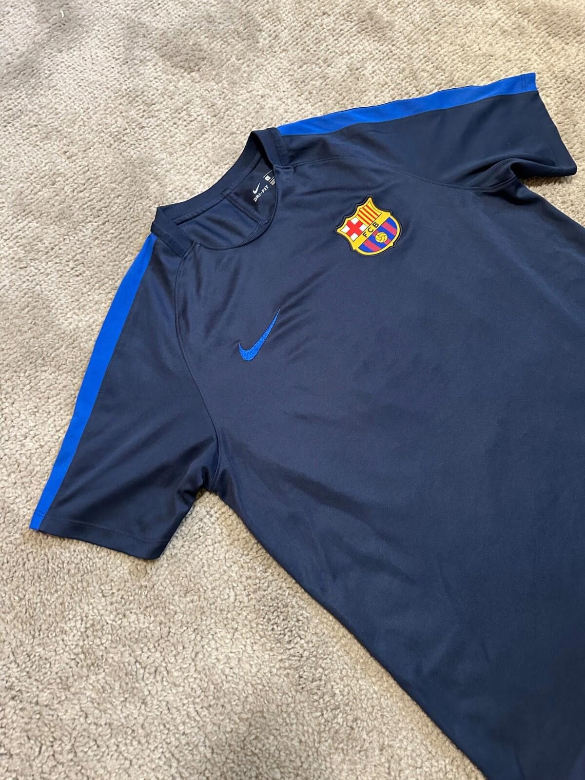 Nike BARCELONA NIKE 2016/2017 FOOTBALL SOCCER TRAINING JERSEY Size US L / EU 52-54 / 3 - 3 Thumbnail