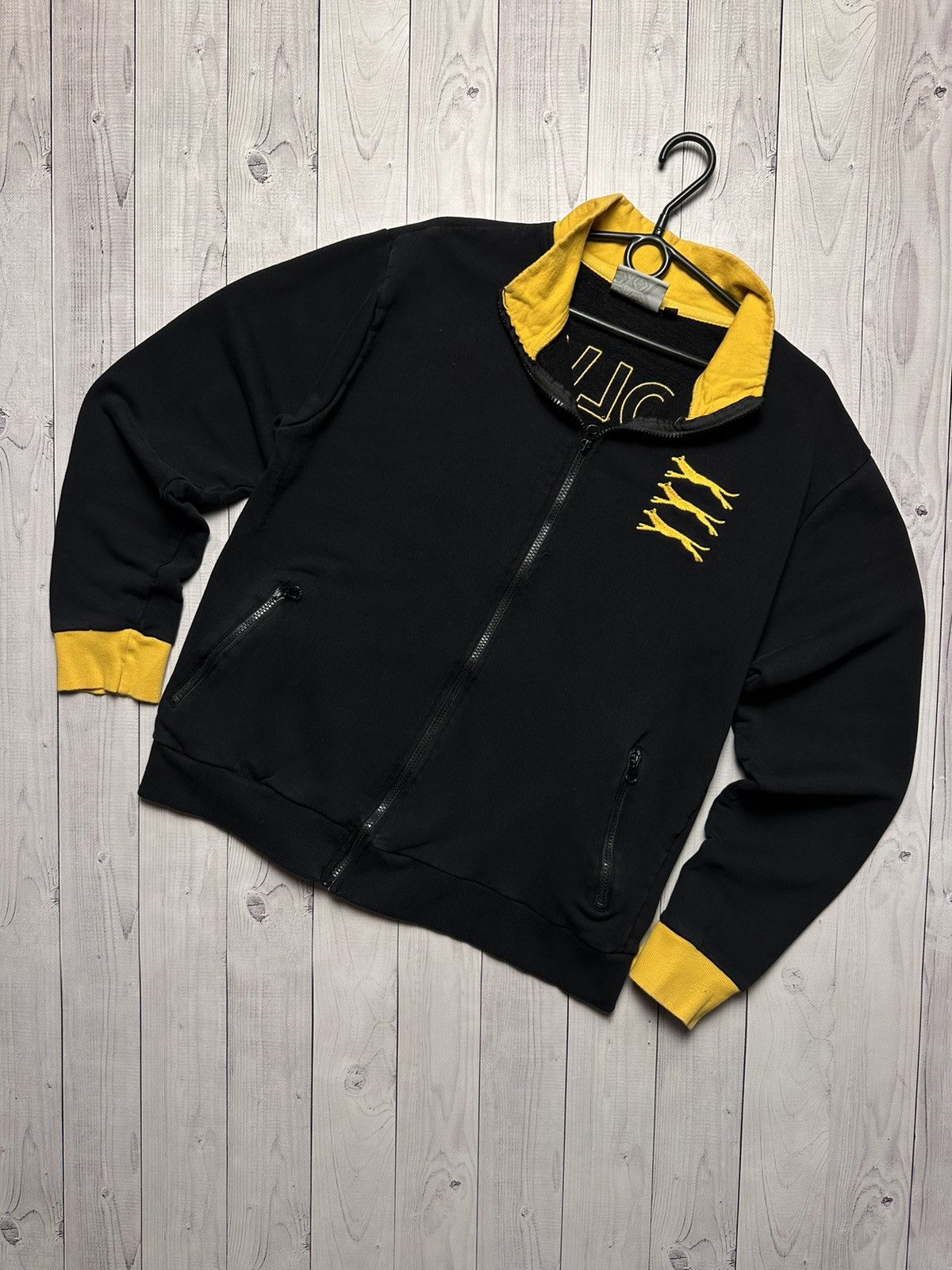 Vintage Soccer jacket wolves rare size L logo