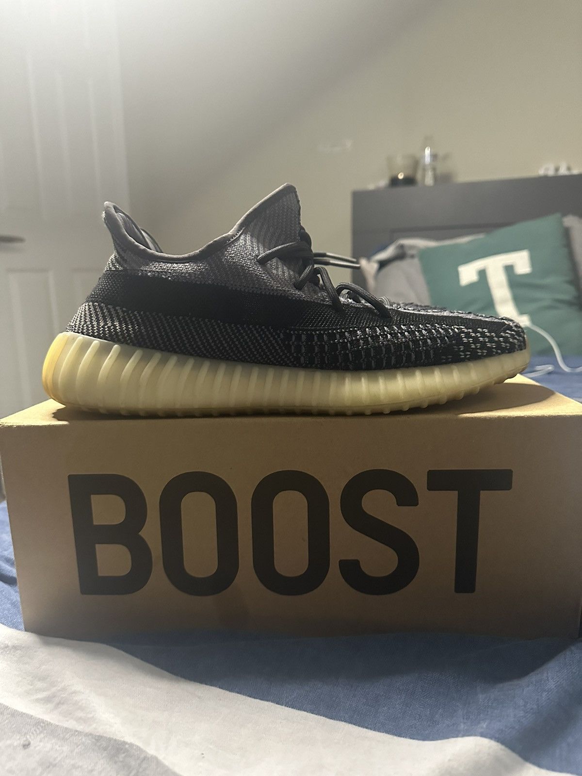 Yeezy Yeezy Boost 350 V2 ‘Carbon’ Mens Size US 11 / EU 44 - 1 Thumbnail