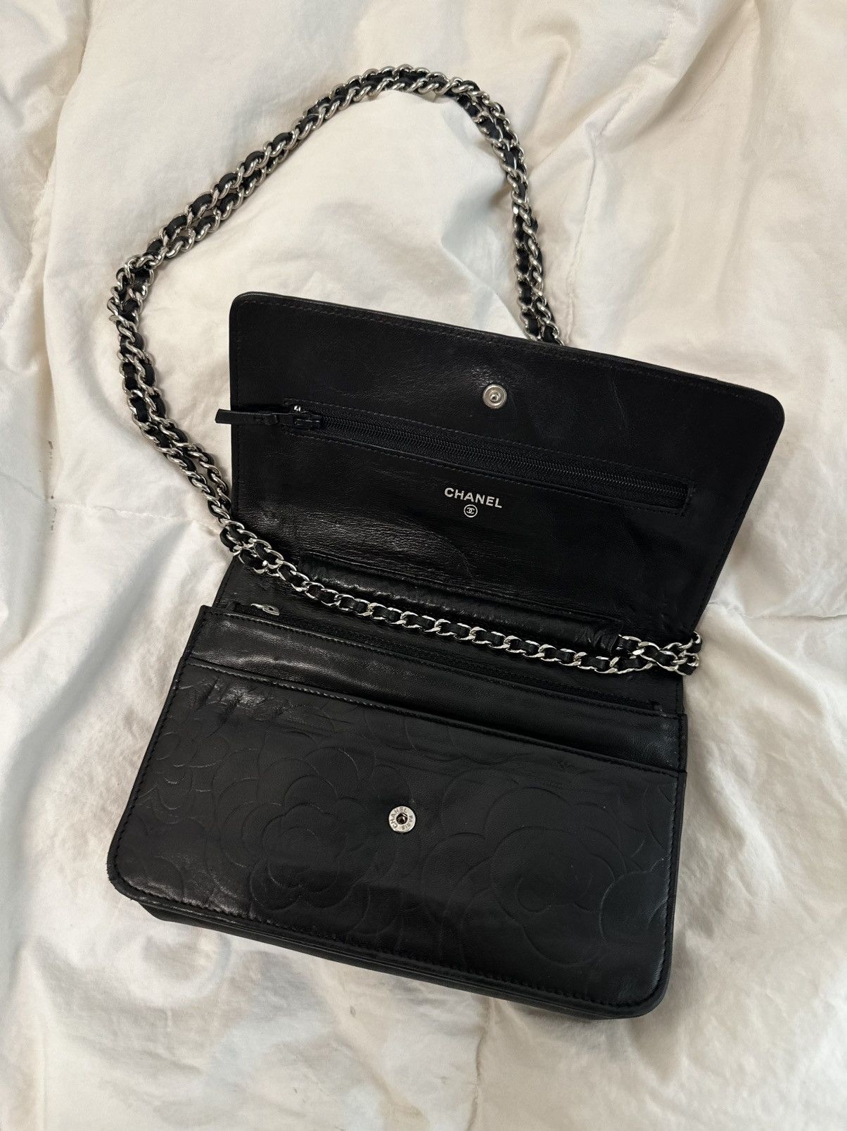 Chanel Vintage Chanel Camellia Wallet on Chain Size ONE SIZE - 2 Thumbnail