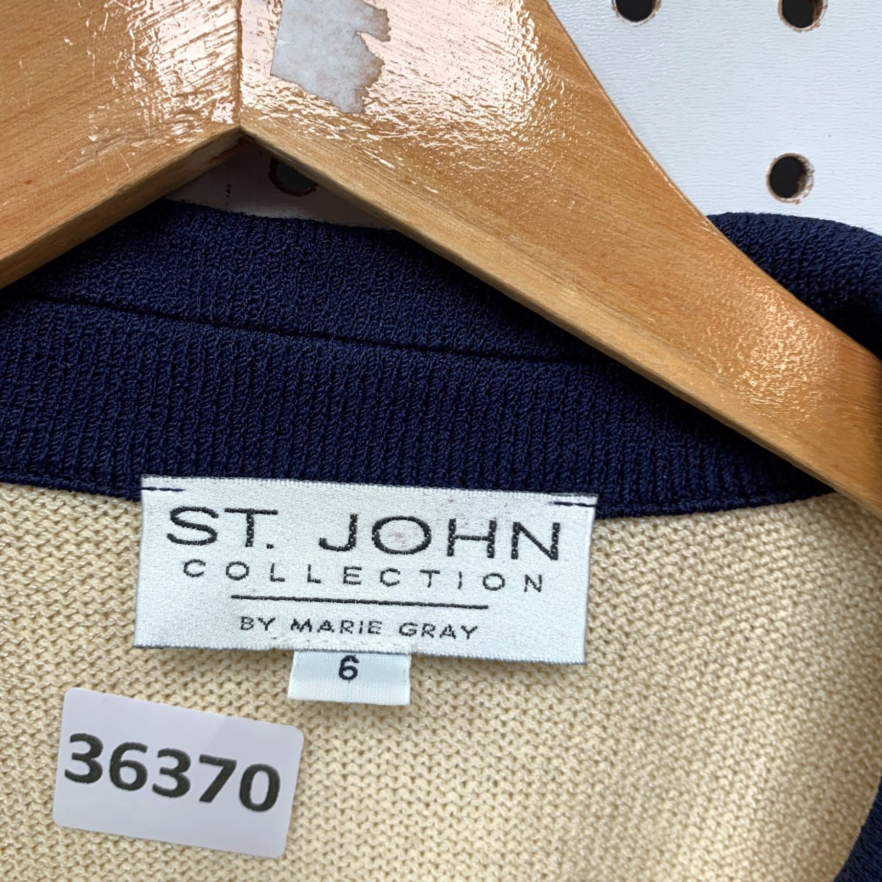 Vintage ST John Collection Marie Gray Knit Cardigan Blazer Womens Size 6 Beige Gray 90s Size M / US 6-8 / IT 42-44 - 7 Thumbnail