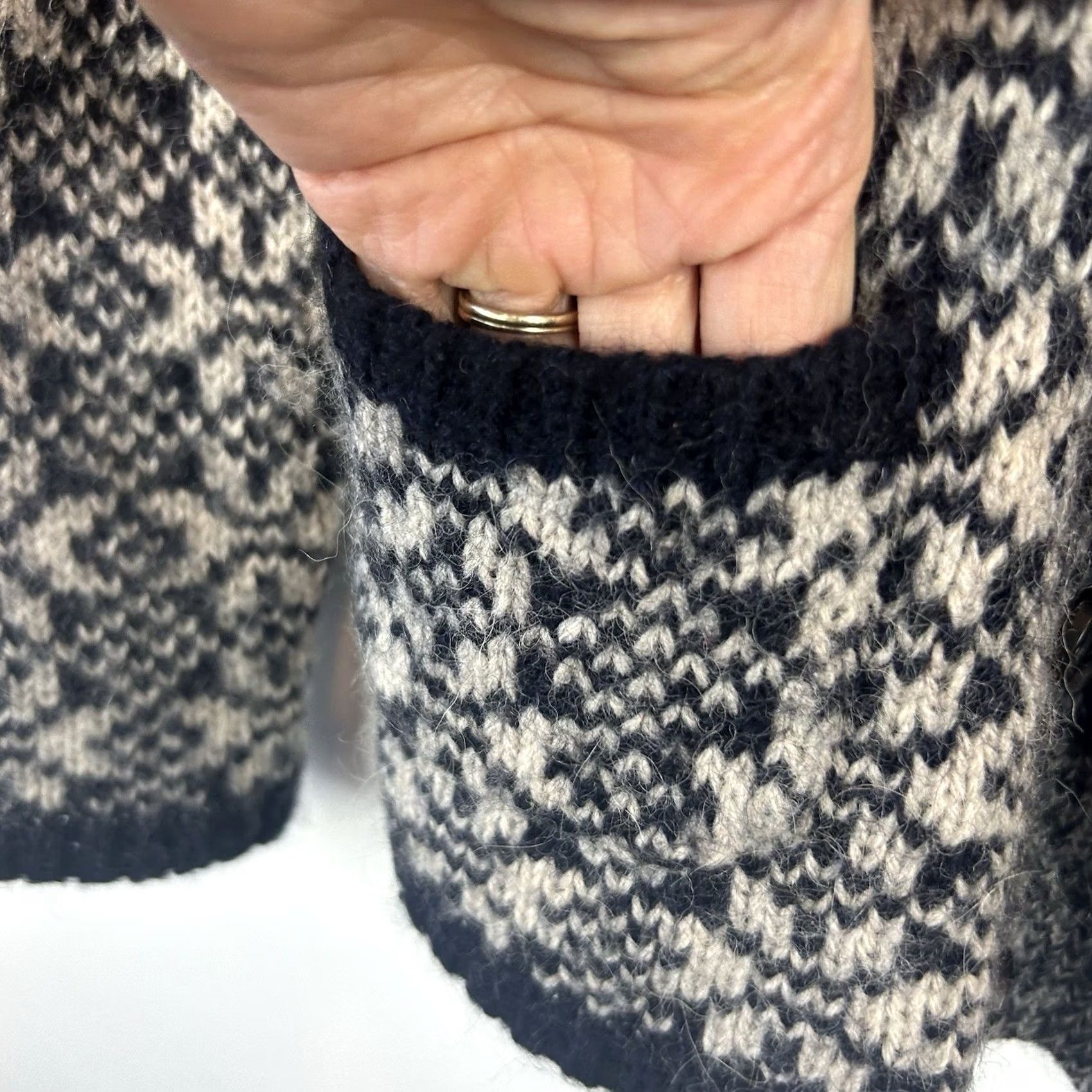 Banana Republic Banana Republic Cardigan Sweater Womens M Blue Alpaca Wool Blend Academia Pattern Knit Cardigan With Pockets Size M / US 6-8 / IT 42-44 - 5 Thumbnail