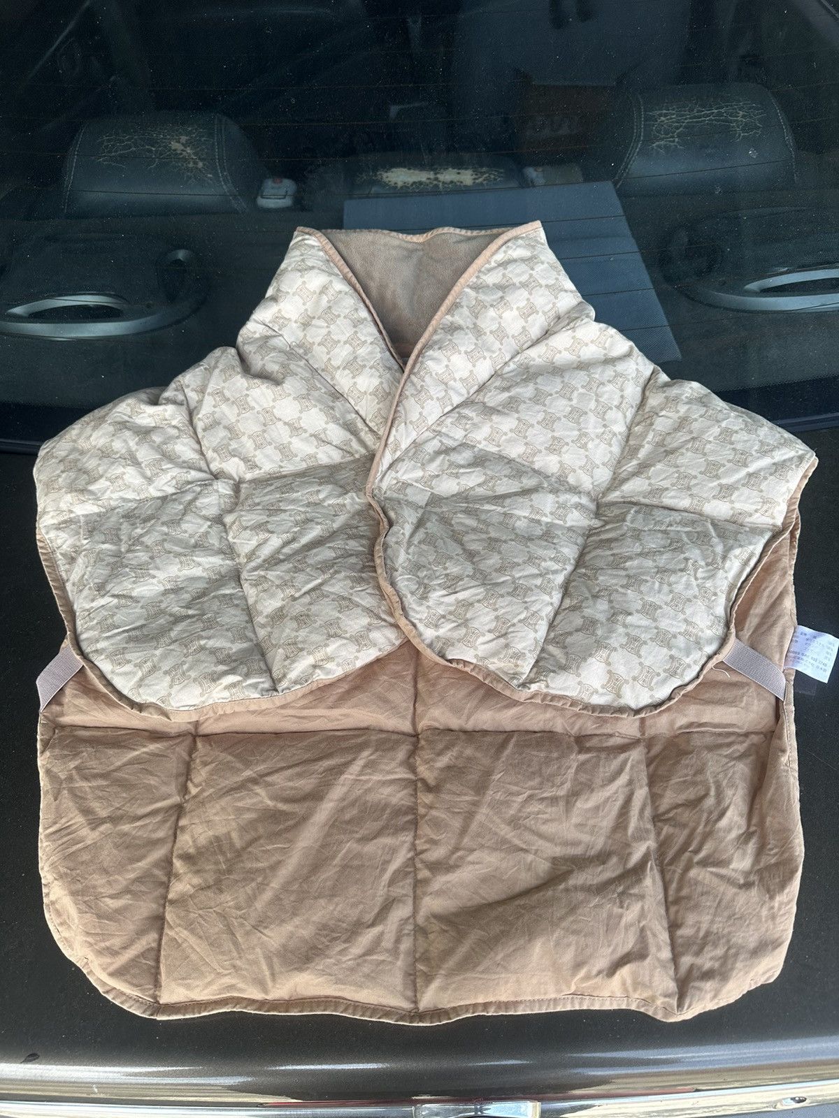 Celine Celine Monogram Cropped Goose Puffer Down Vests Jacket Size US M / EU 48-50 / 2 - 1 Thumbnail