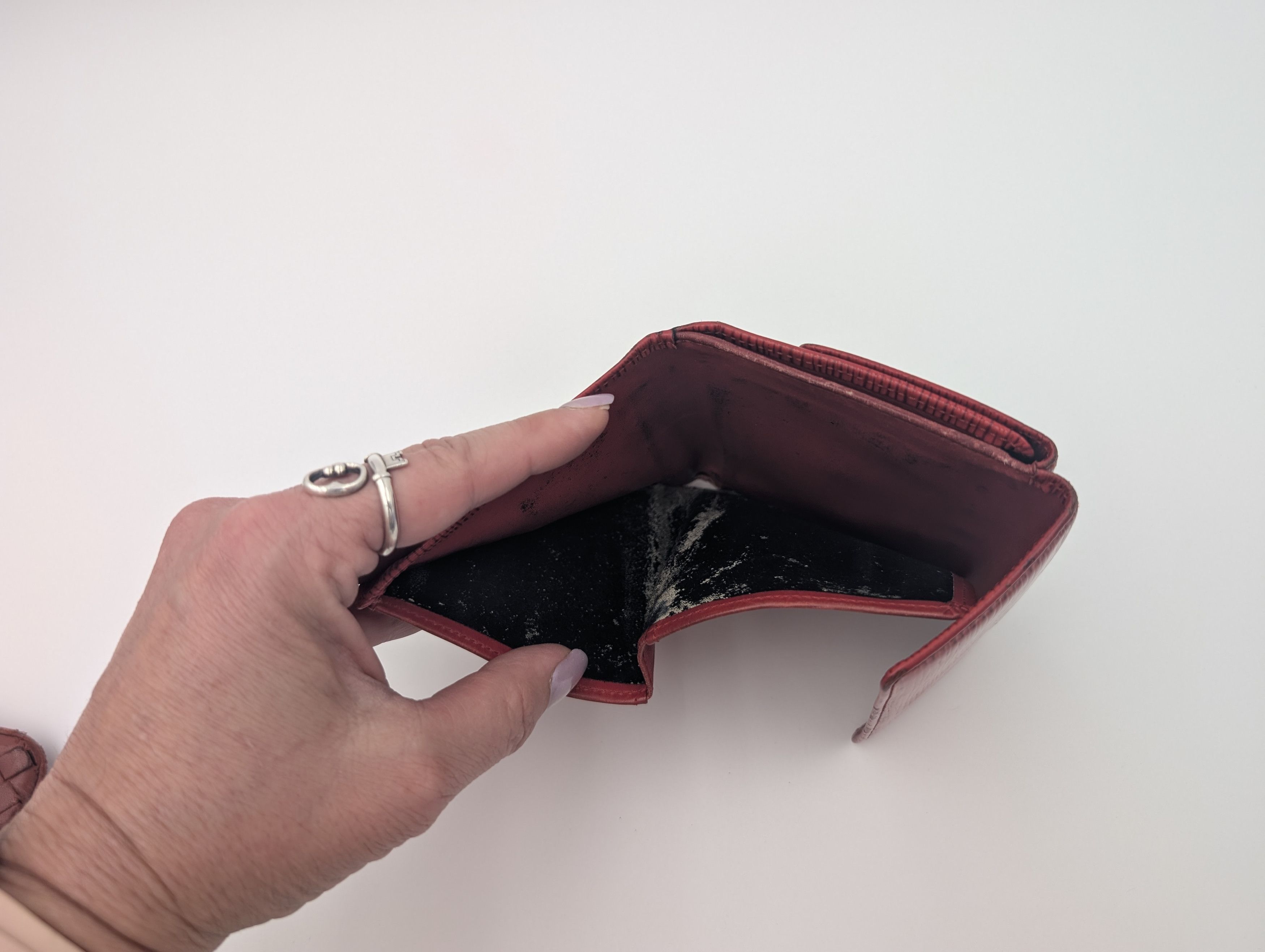 Louis Vuitton Louis Vuitton Epi Wallet in Castillan Red Size ONE SIZE - 5 Thumbnail