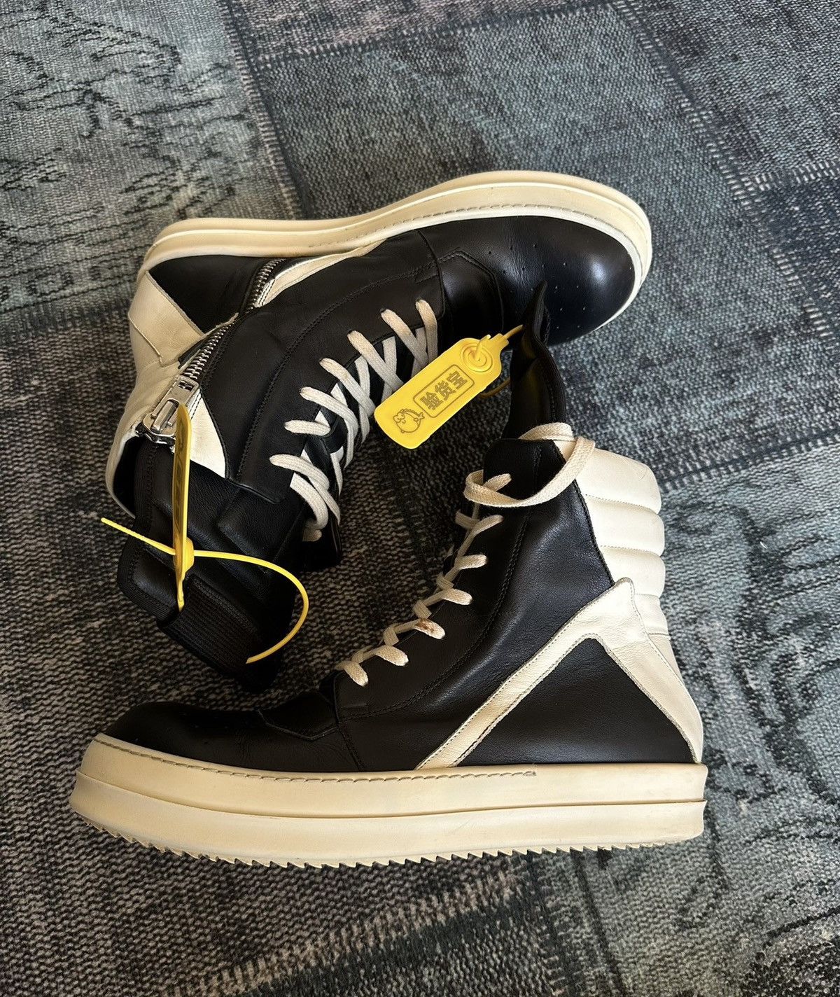 Rick Owens Rick Owens mainline inverted triangle Size US 9 / EU 42 - 2 Thumbnail