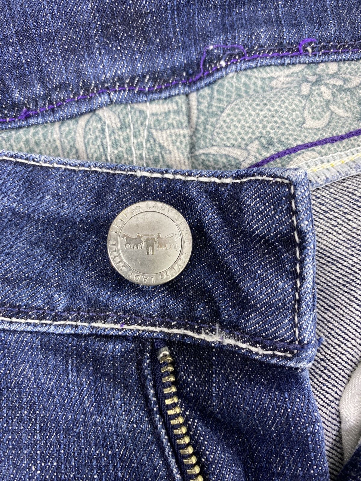 Jean × Levi's × Vintage Vintage Levis Blue Wash Flare Jeans - J1065 Size 25" / US 0 / IT 36 - 9 Thumbnail