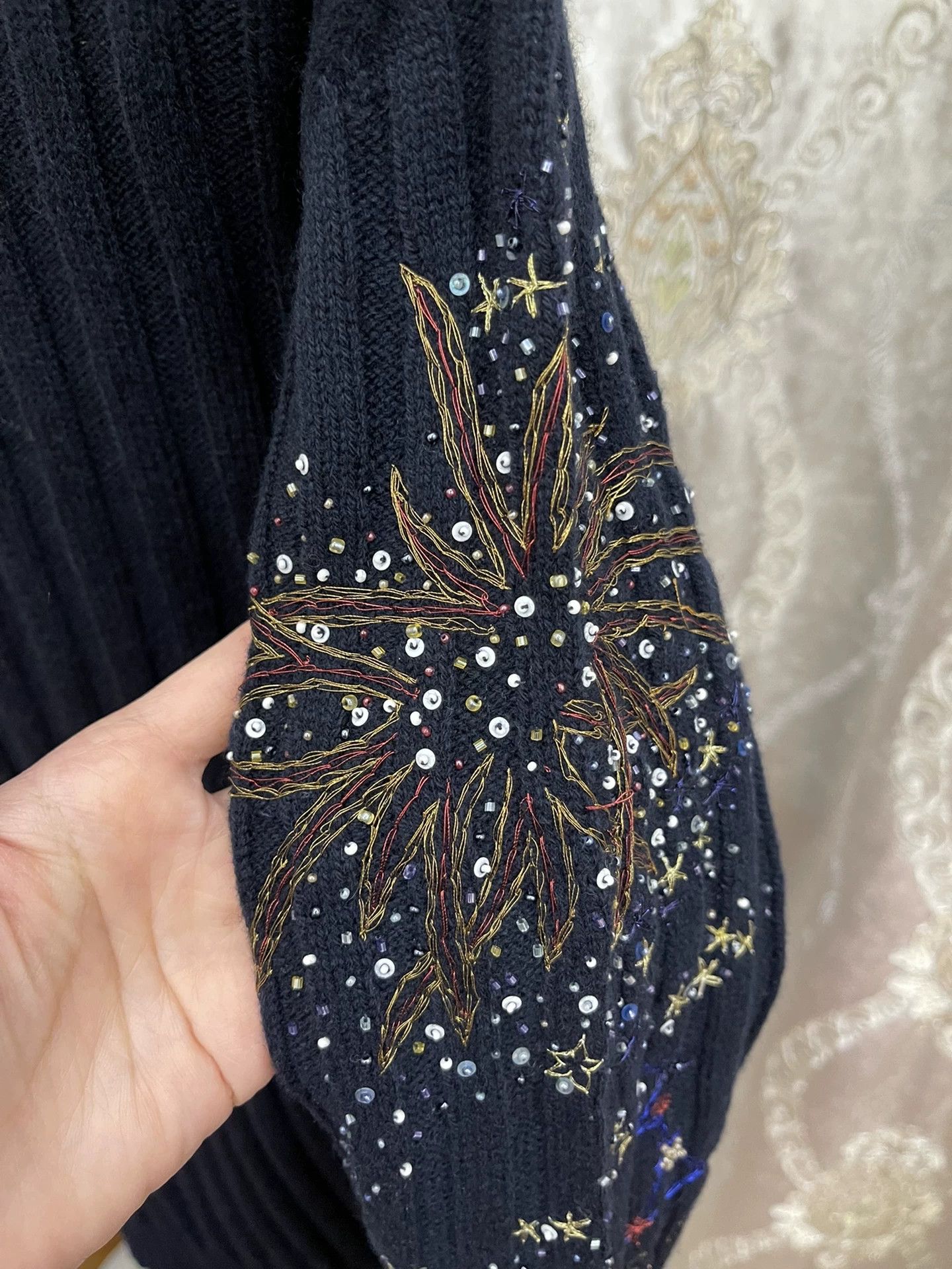 Valentino Valentino Pearl & Sequins Sweater S (Authentic) Size S / US 4 / IT 40 - 8 Thumbnail