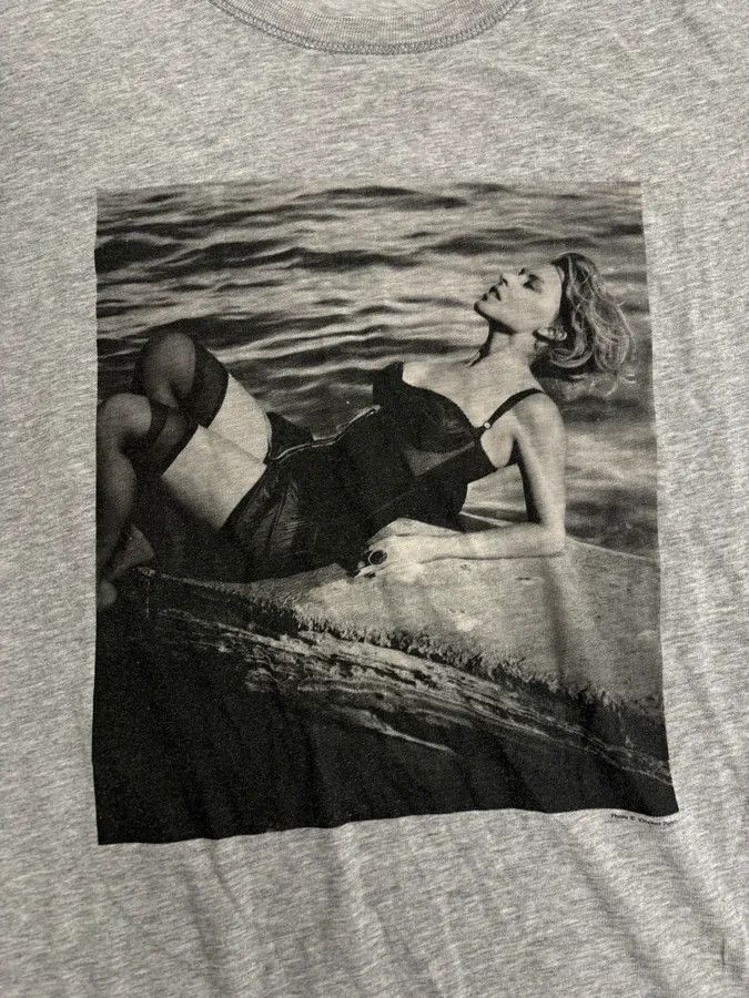Dolce & Gabbana 2000s Dolce & Gabbana Grey Sunbathing Poolside T-Shirt Size US M / EU 48-50 / 2 - 7 Thumbnail