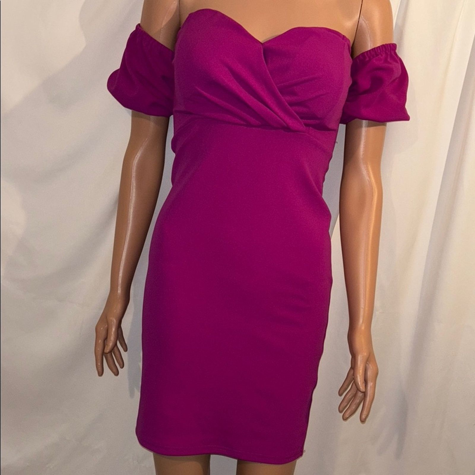 The Unbranded Brand Fashion Nova Off-Shoulder Magenta Dress - Size Small Size S / US 4 / IT 40 - 2 Thumbnail