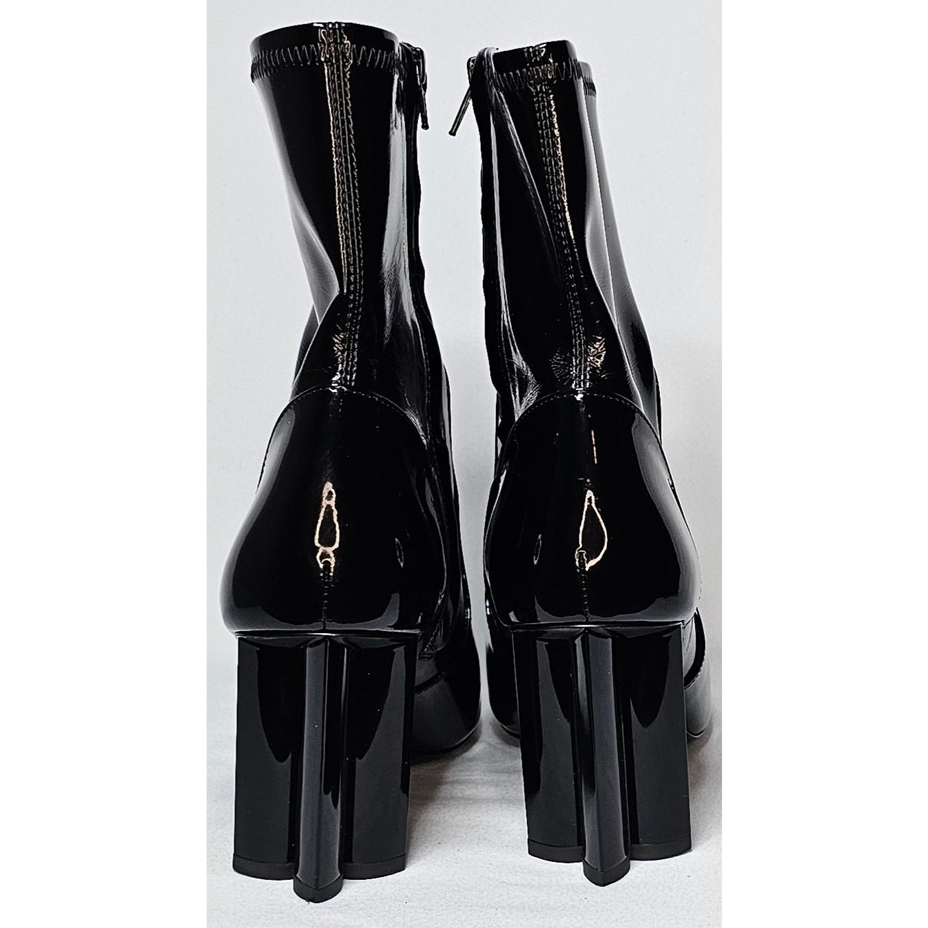 Louis Vuitton Louis Vuitton Silhouette Ankle Boot in Black Patent Leather Size US 6.5 / IT 36.5 - 6 Thumbnail