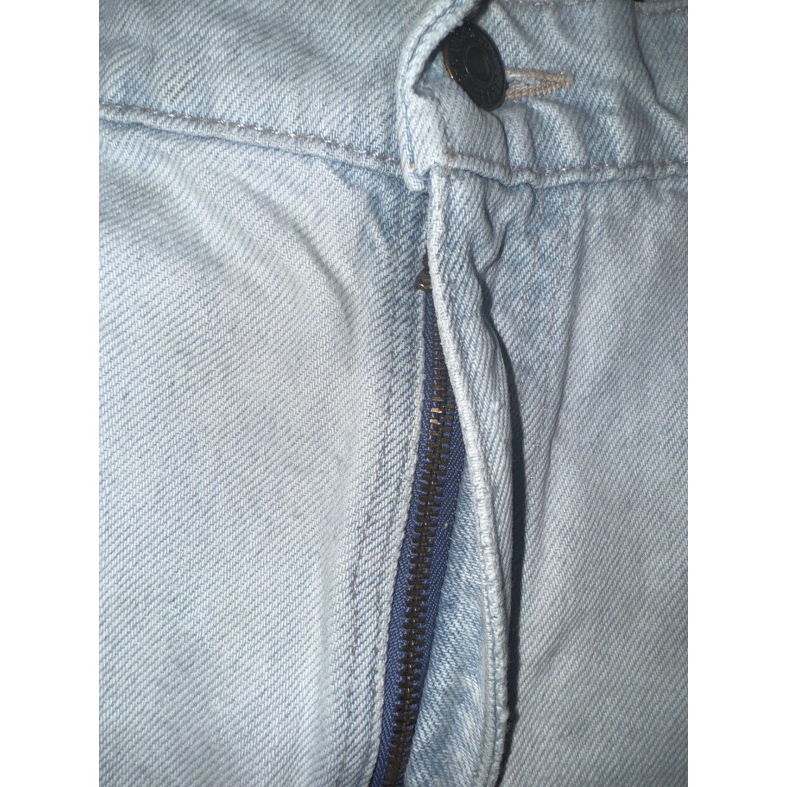 Levi's VINTAGE Levi’s 550 Orange Tab Jeans Light Blue Stone Wash 32x32 Distressed Stain Mens Jeans Size US 32 / EU 48 - 7 Thumbnail