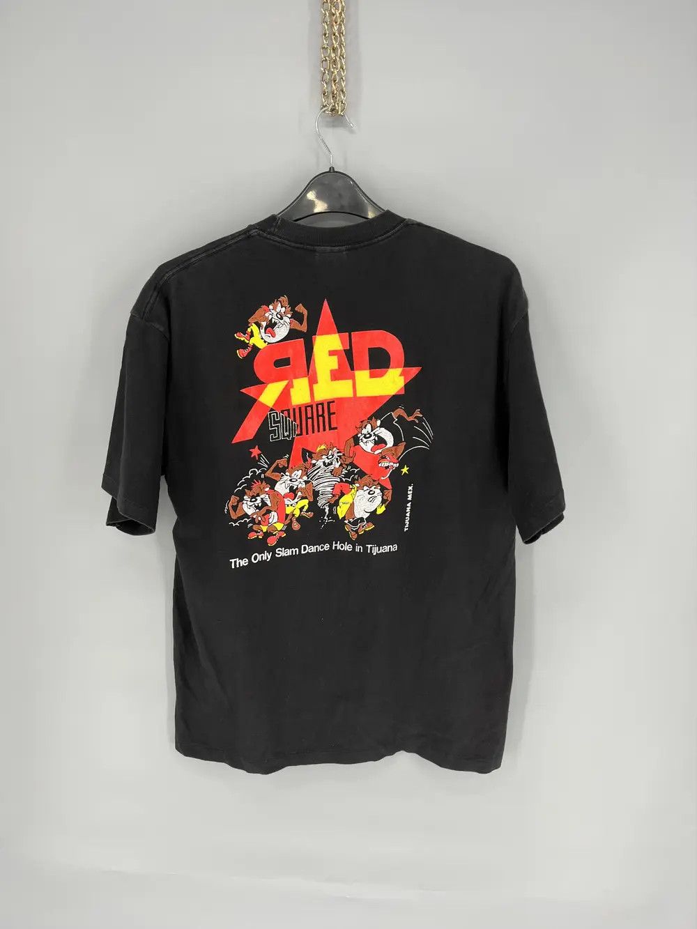 Disney Vintage 90s red square Mickey Mouse Thrashed T-Shirt Size US XL / EU 56 / 4 - 1 Thumbnail