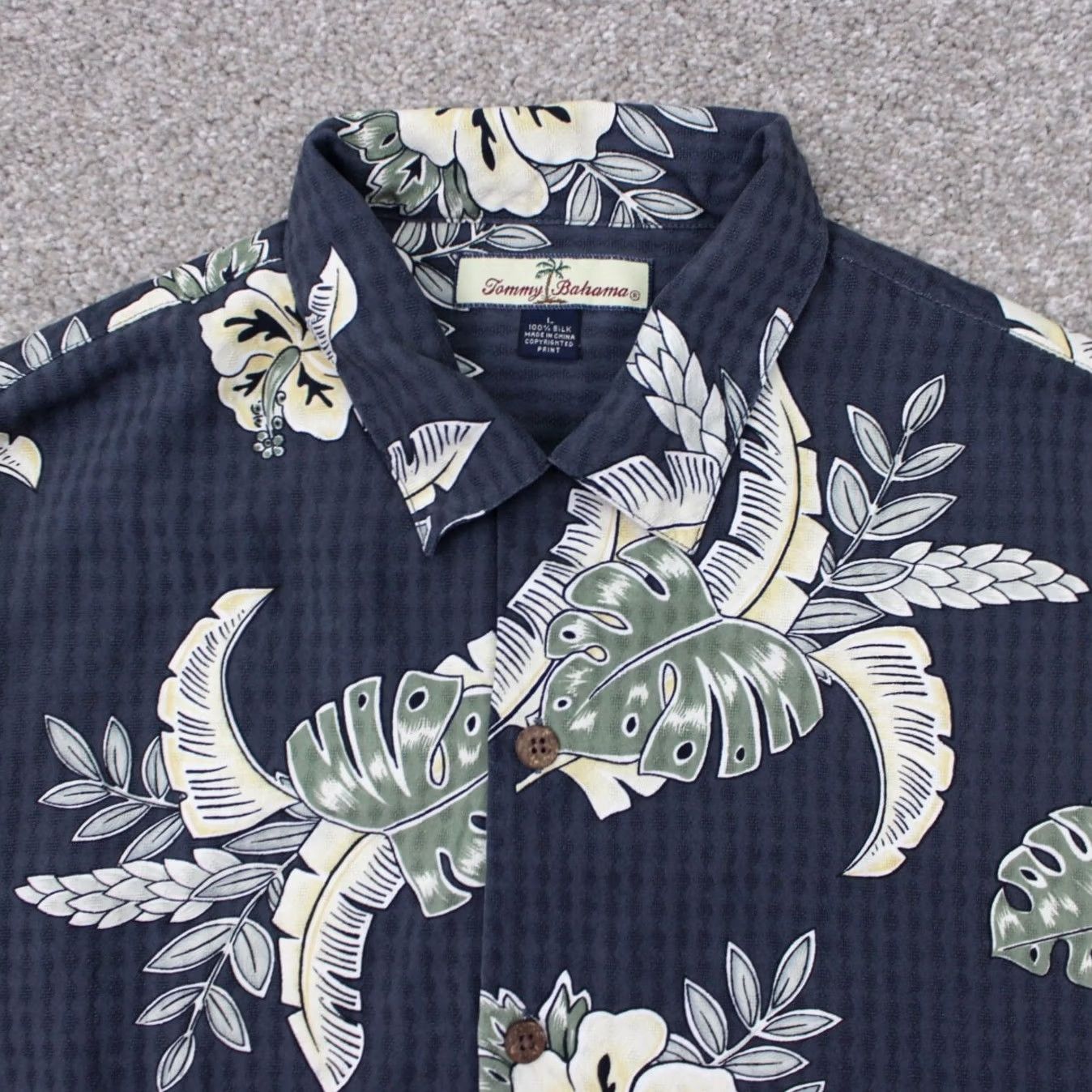 Tommy Bahama Tommy Bahama Button-Up Shirt Men Large Blue Floral Silk 100% Silk Hawaiian Camp S/S Size US L / EU 52-54 / 3 - 5 Thumbnail