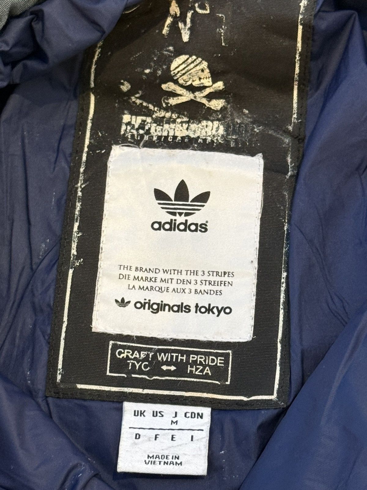 Adidas × Neighborhood ADIDAS X NEIGHBORHOOD DOWN SHIRT JACKET Größe Size US M / EU 48-50 / 2 - 10 Thumbnail