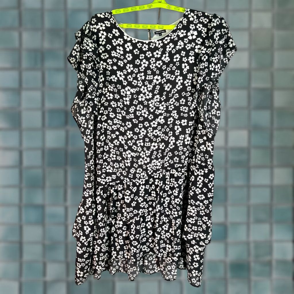 Vintage Who What Wear Floral Ruffle Midi Dress Women's Size 4X Black White Casual Size XXL / US 16-18 / IT 52-54 - 1 Thumbnail