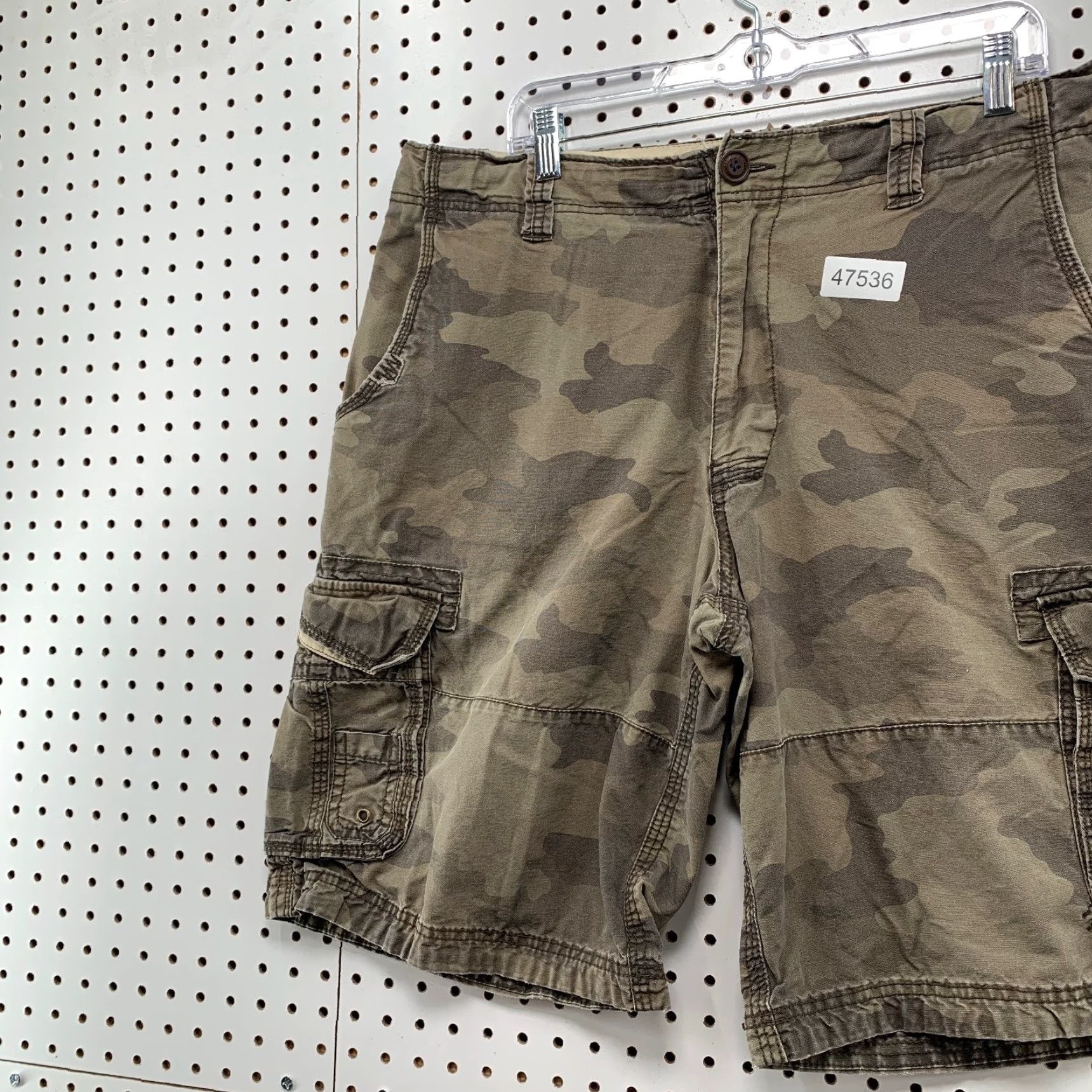 Vintage VINTAGE Aeropostale Cargo Shorts Mens 36 Camouflage 38x12 Beige Army Cargo Pocket 90s Y2K Mens Size US 36 / EU 52 - 4 Thumbnail