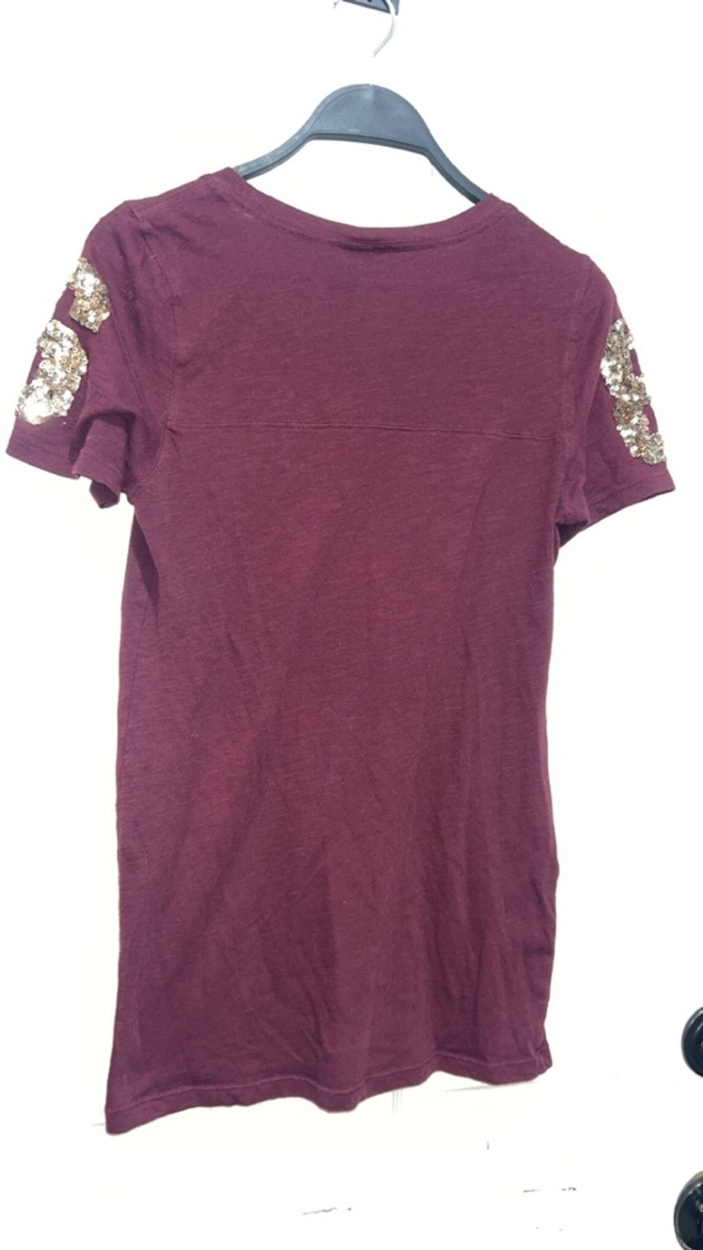 Victoria's Secret Victoria's Secret Short Sleeve Tee M Burgundy Gold Sequin Size M / US 6-8 / IT 42-44 - 2 Thumbnail