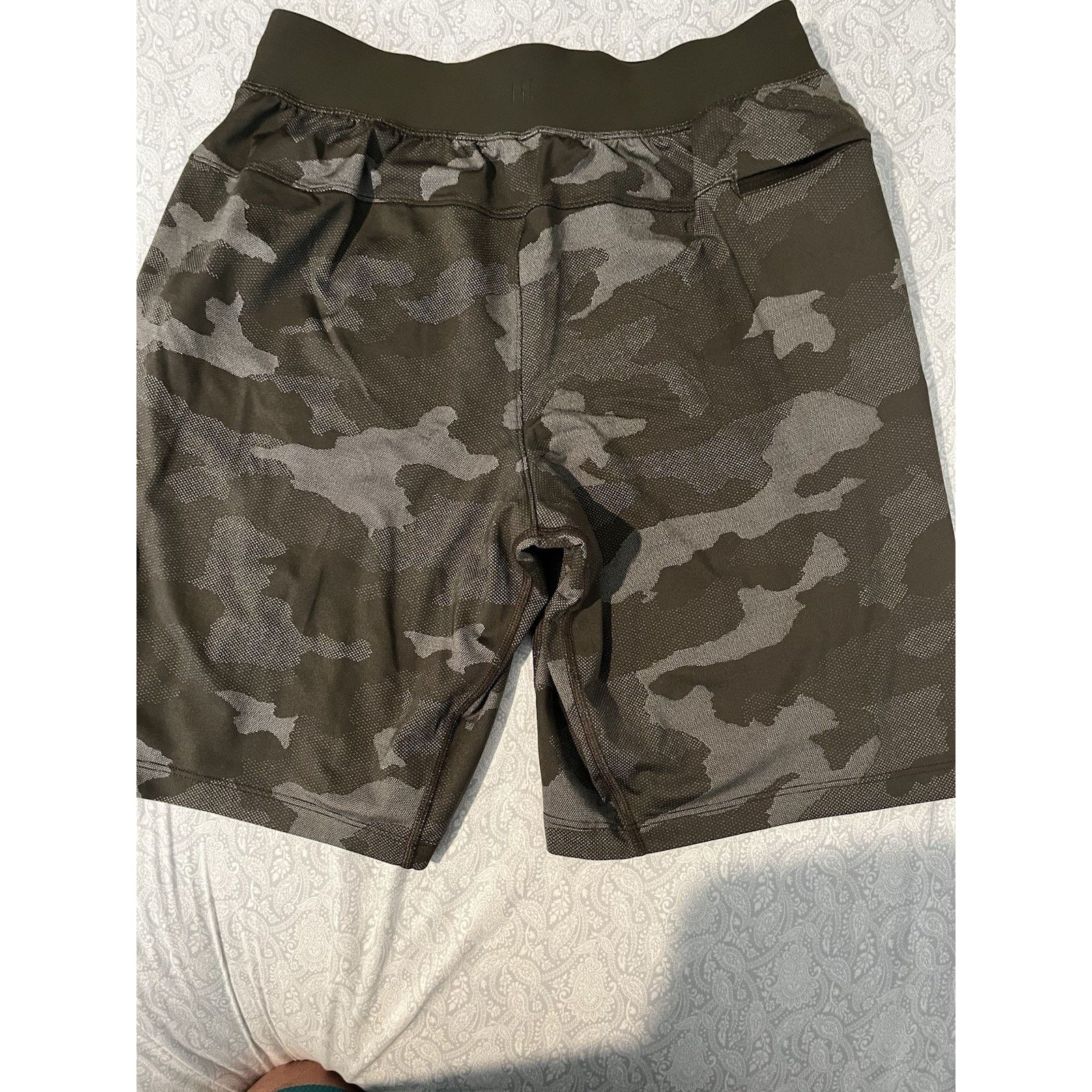 Lululemon Lululemon T.H.E. Short 9” Camo Men’s Medium Est Drawstring Size US 30 / EU 46 - 3 Thumbnail