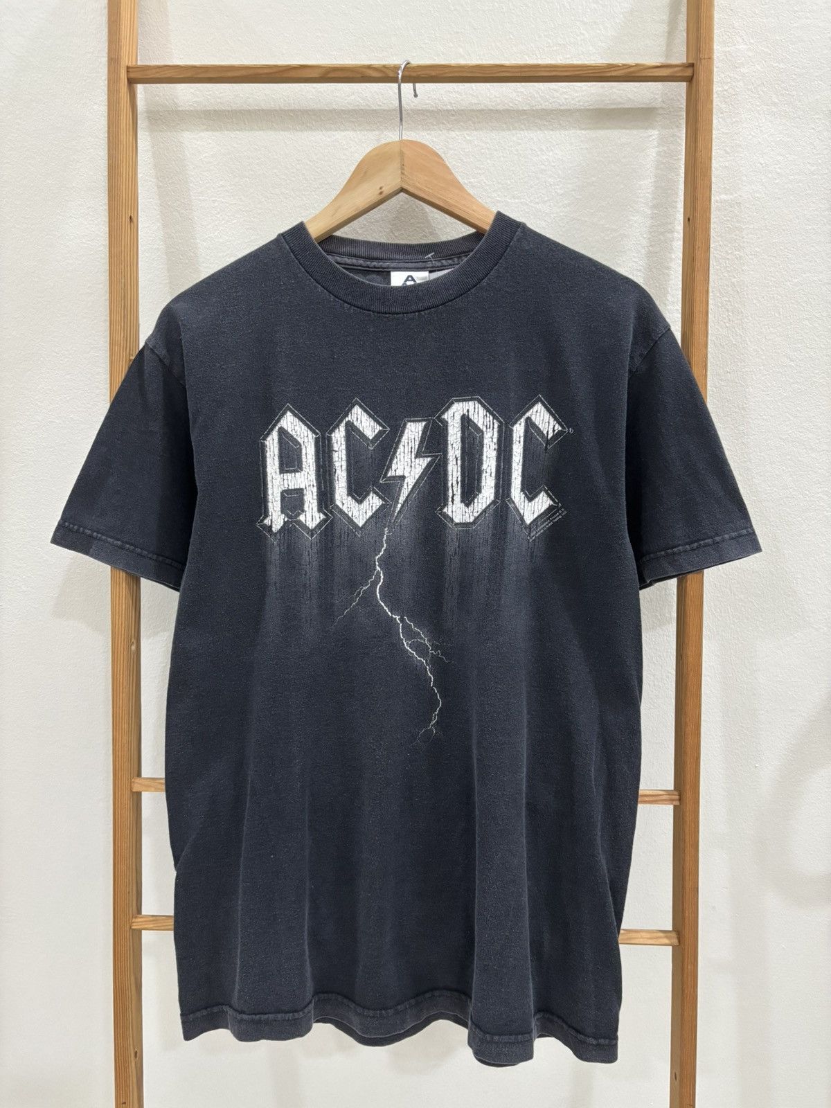 Band Tees Vtg Y2K ACDC Band Tees Size US M / EU 48-50 / 2 - 1 Thumbnail