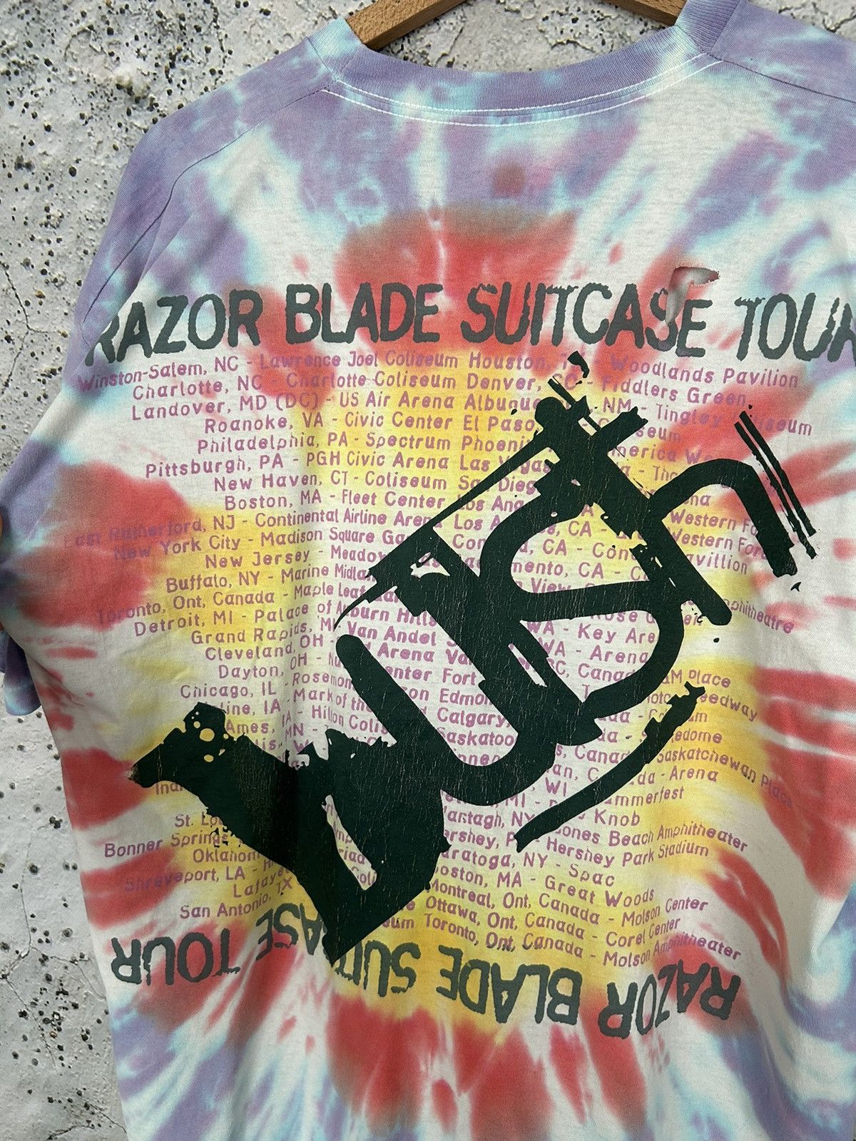 Band Tees × Vintage Vintage Bush Razor Blade Suitcase Tour Rock Band Tee 90s Size US XL / EU 56 / 4 - 4 Thumbnail