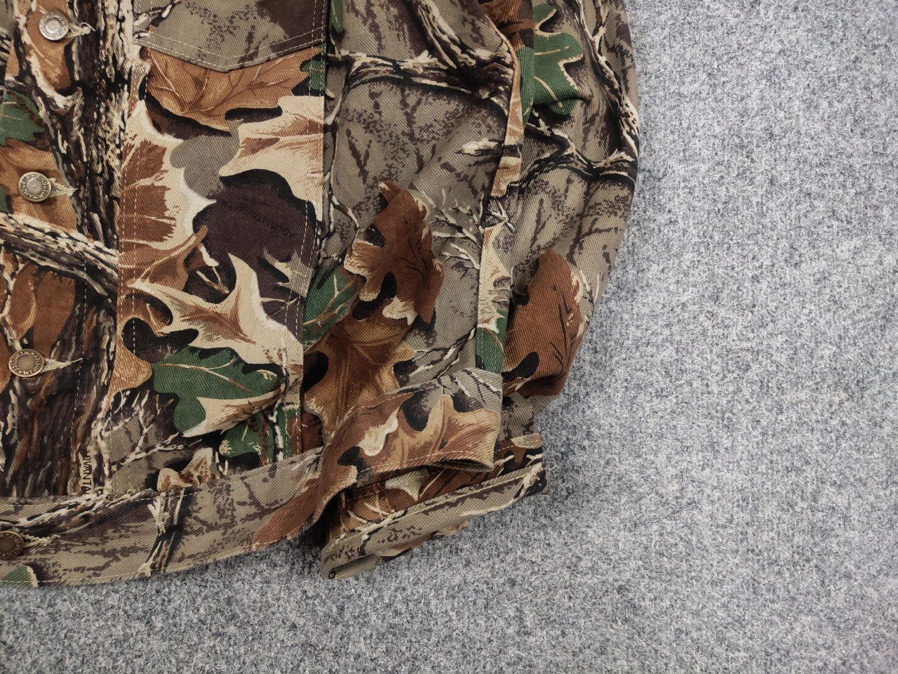 Wrangler Vintage 90's Wrangler Trucker Realtree USA Made Jacket Size US L / EU 52-54 / 3 - 6 Thumbnail