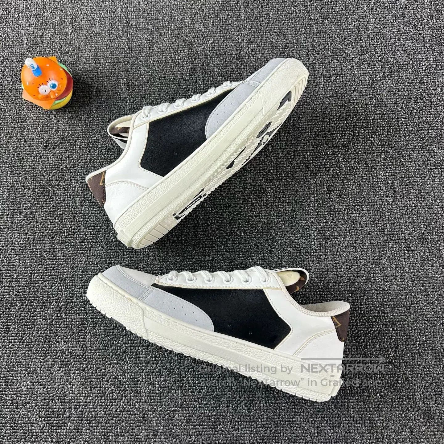 Louis Vuitton Louis Vuitton White Misaligned Sneakers Size 35. Size US 5 / IT 35 - 3 Thumbnail