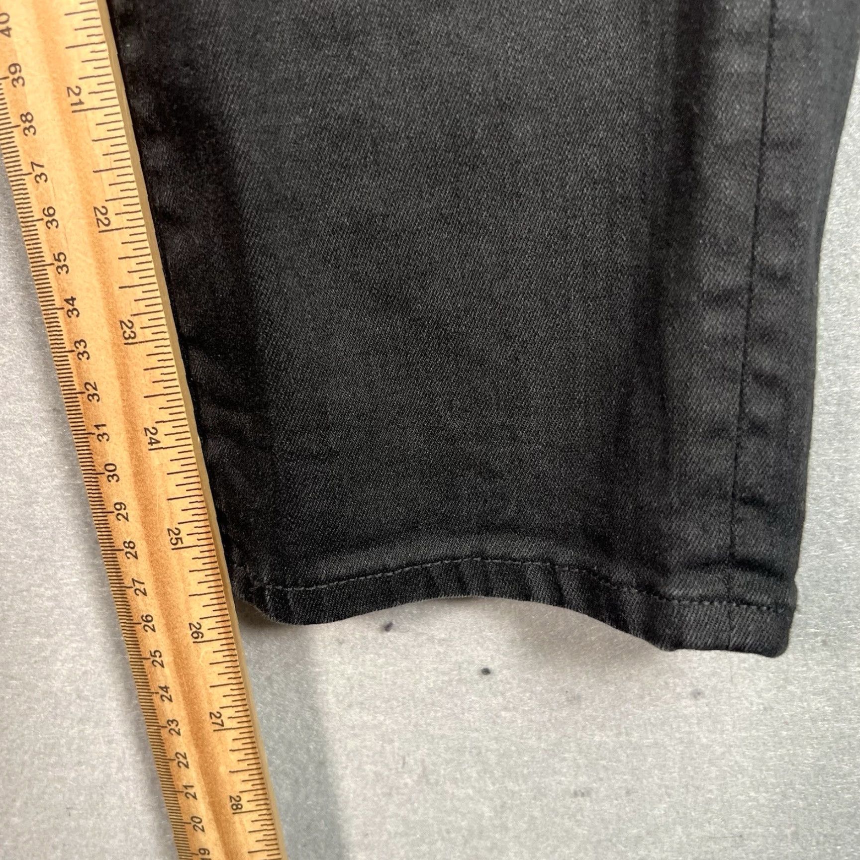 Uniqlo VINTAGE Uniqlo Jeans Womens 29 Black Dark Wash Skinny Fit Straight Leg High Rise Jeans Womens 29 Black Dark Wash Straight Jeans Mens? Size 30" / US 8 / IT 44 - 5 Thumbnail