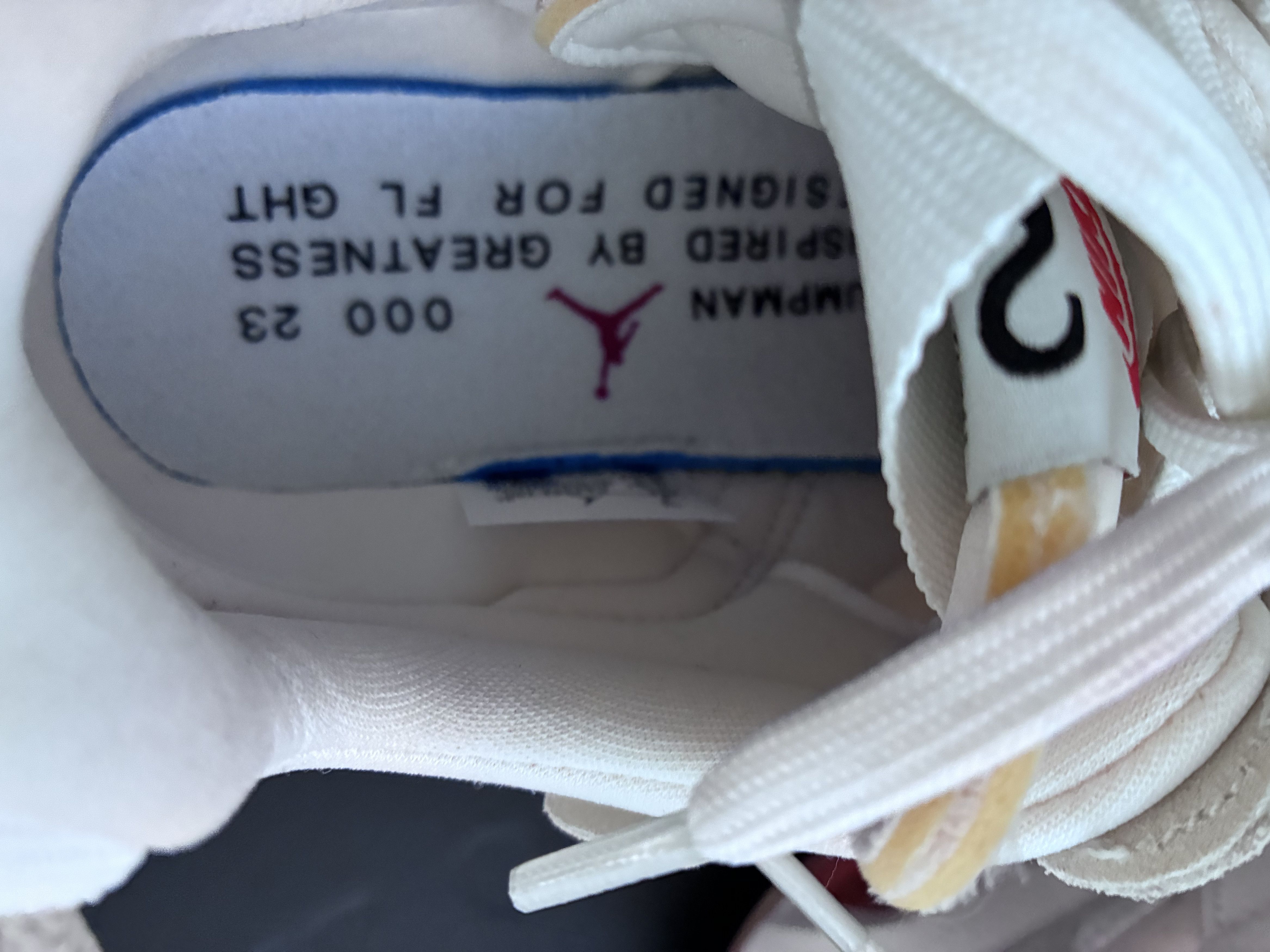 Jordan Brand Jordan MA2 Future Beginnings Summit White Camellia 9 Size US 9 / EU 42 - 4 Thumbnail