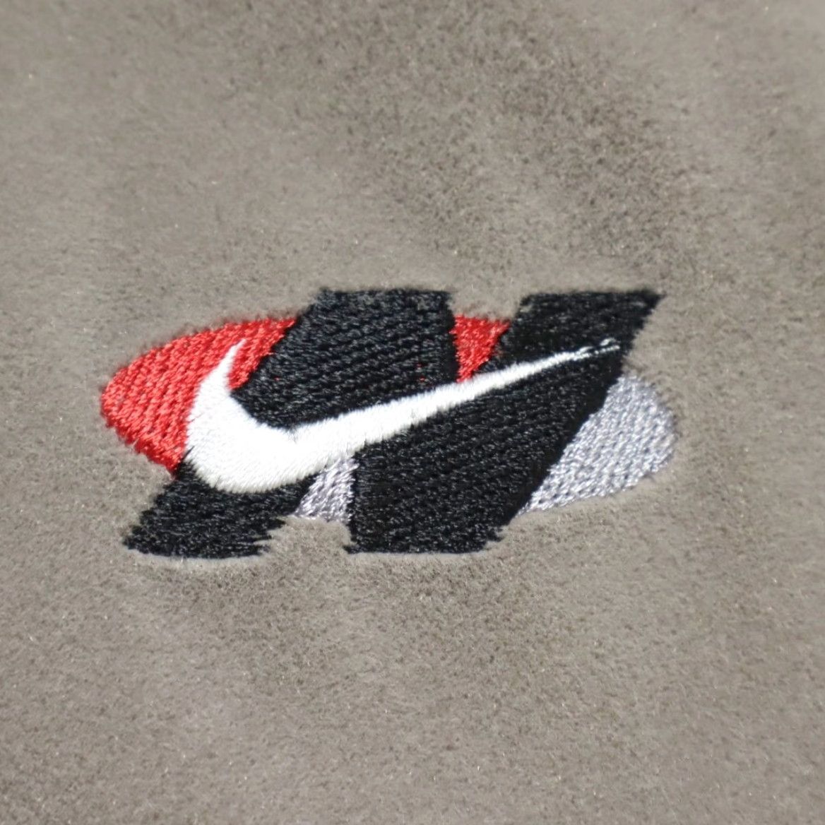 Nike VTG Nike 1/4 Zip Velvet Pullover Sweatshirt Stone Men's 2XL Shirt Size US XXL / EU 58 / 5 - 6 Thumbnail