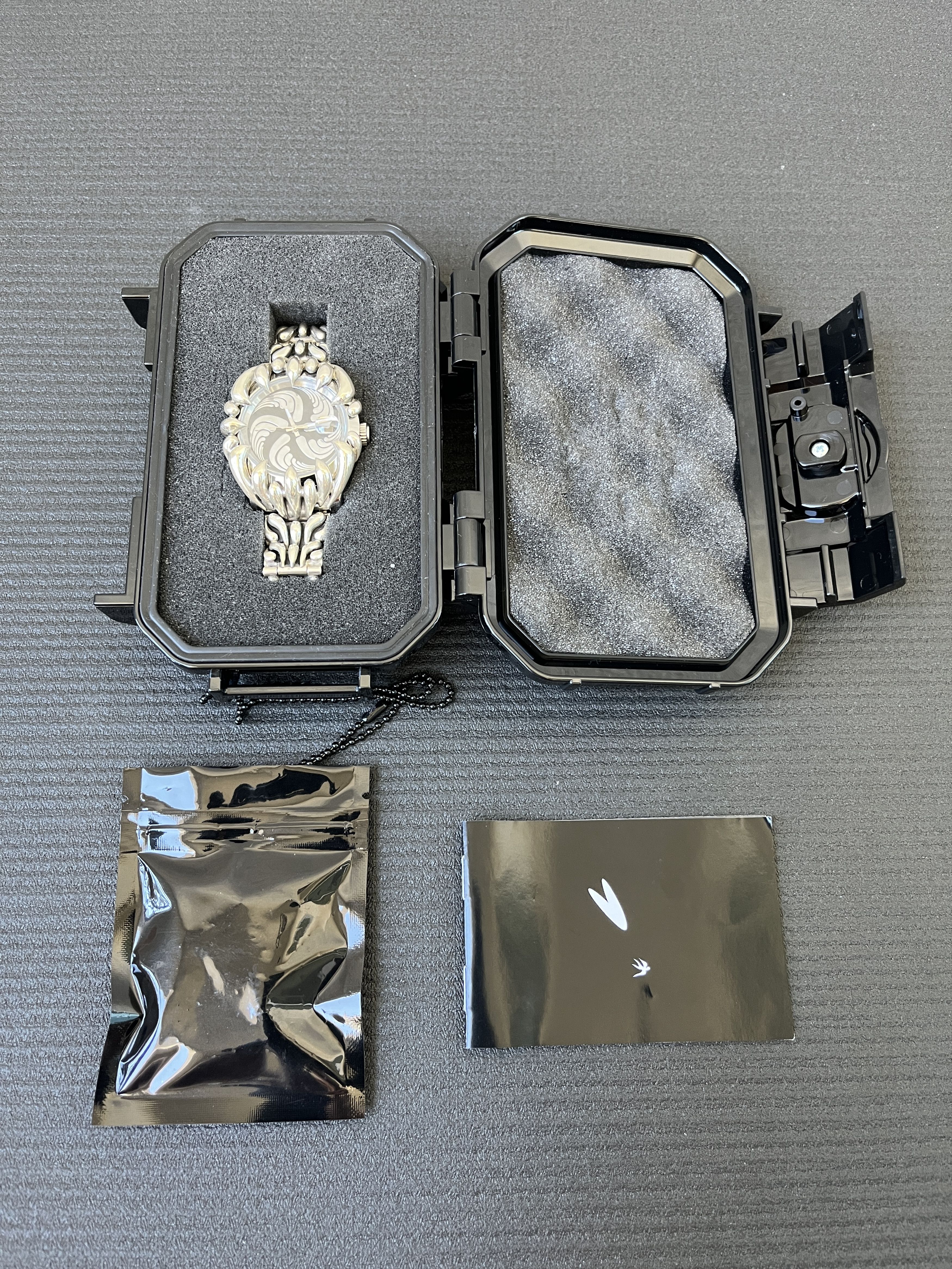 Alabaster Industries Alabaster Industries Tears Insignia Black Stainless Steel Size 40 - 13 Thumbnail
