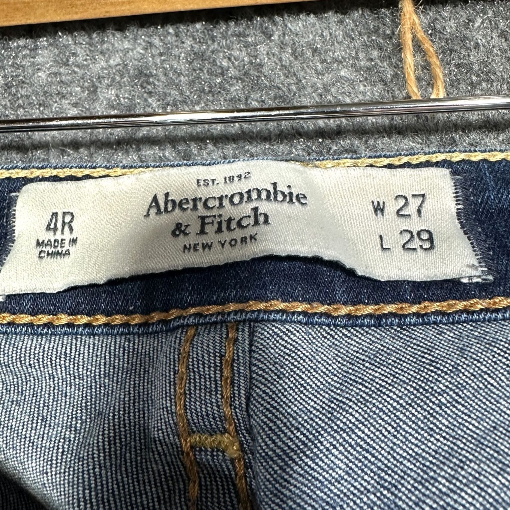 Abercrombie & Fitch Abercrombie & Fitch Jeans Womens 4 The A&F Jegging Cotton Stretch Pockets Denim Blue 5-Pocket Design Regular Rise Low Inseam 30 Mens Womens Girls Size 27" / US 4 / IT 40 - 4 Thumbnail