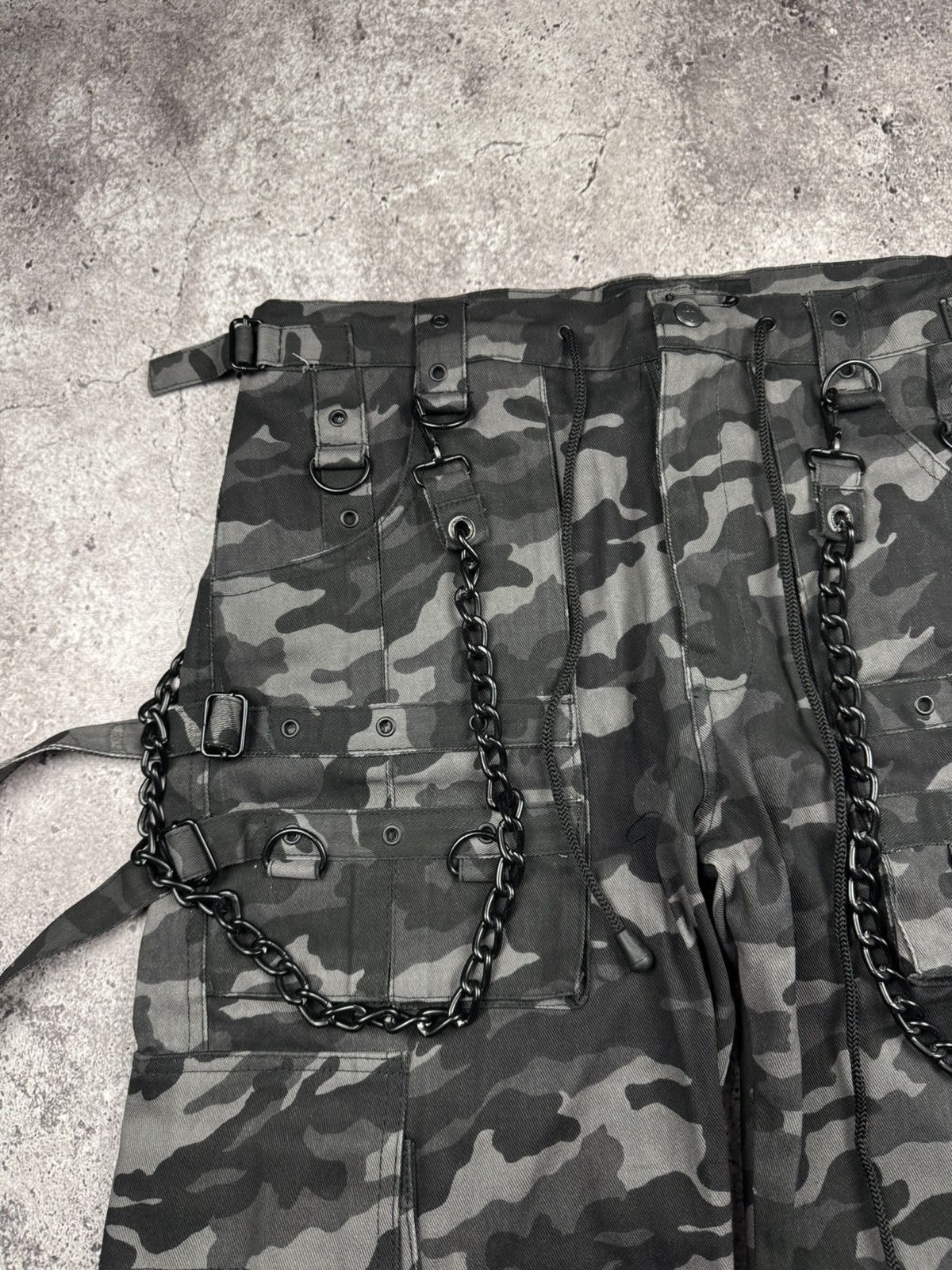 Japanese Brand 🔥VERY RARE GOTHICANA BY EMP AVANT GARDE BONDAGE CARGO PANTS🔥 Size US 34 / EU 50 - 8 Thumbnail