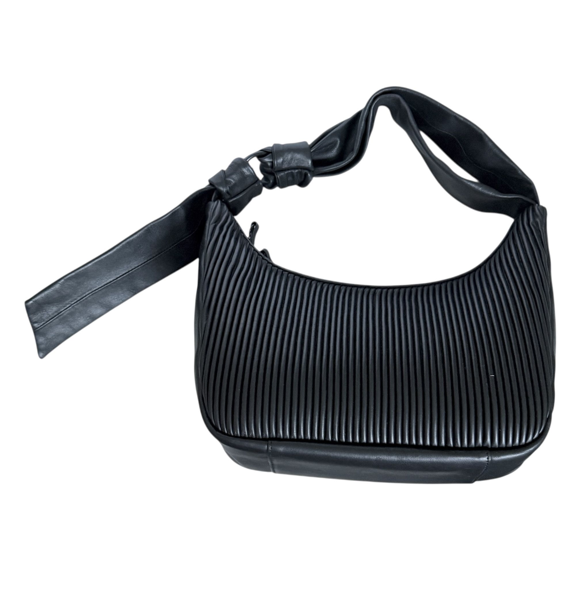 Tumi Tumi ASRA Black Leather SMALL Shoulder Bag - Ribbed texture Size ONE SIZE - 11 Thumbnail