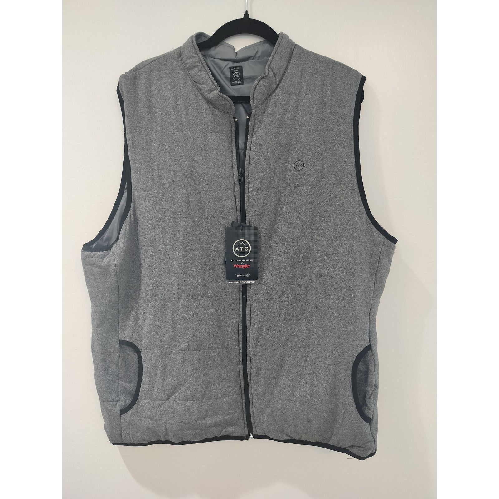 Wrangler Wrangler Men’s All Terrain Reversible Vest Size XLT Pockets Size US XL / EU 56 / 4 - 1 Thumbnail
