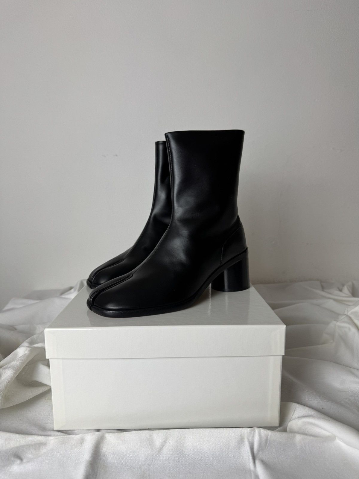 【値下げ】Maison Margiela TABI Boots Maison Margiela Tabi Boots Graffiti Paint Black White Chunky