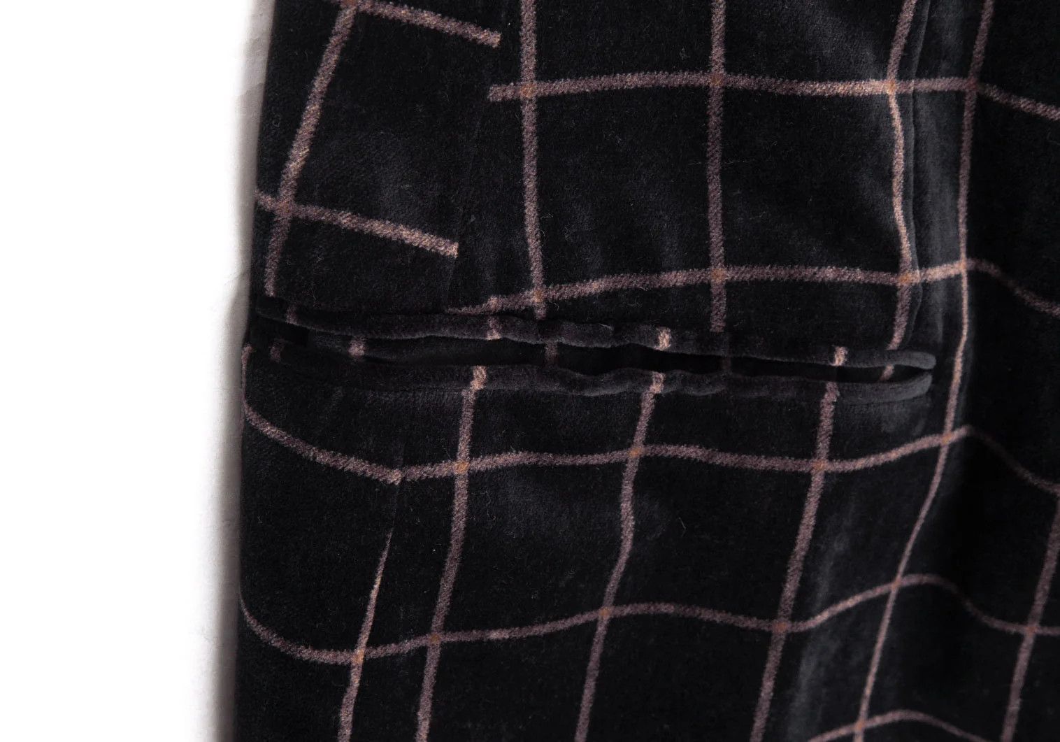 Armani Collezioni Velvet Peak Lapel Jacket in Black Size 60 Size US XXS / EU 40 - 9 Thumbnail