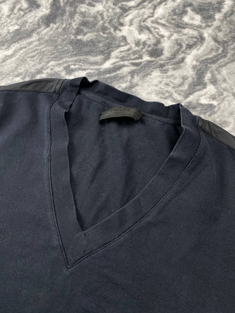 Prada Prada V Neck T Shirt Nylon Pocket Red Tab Men Size M Black Size US M / EU 48-50 / 2 - 3 Thumbnail
