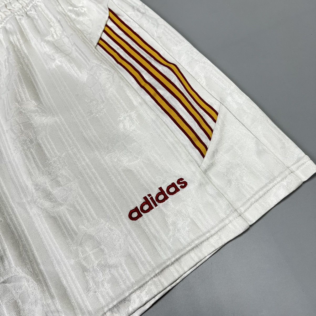 Adidas × Vintage SPAIN VINTAGE FOOTBALL SHORTS 9OS ADIDAS Size US 32 / EU 48 - 5 Thumbnail