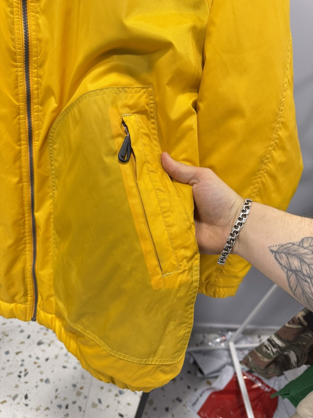 Nike Nike big logo yellow vintage jacket size M-L Size US M / EU 48-50 / 2 - 10 Thumbnail