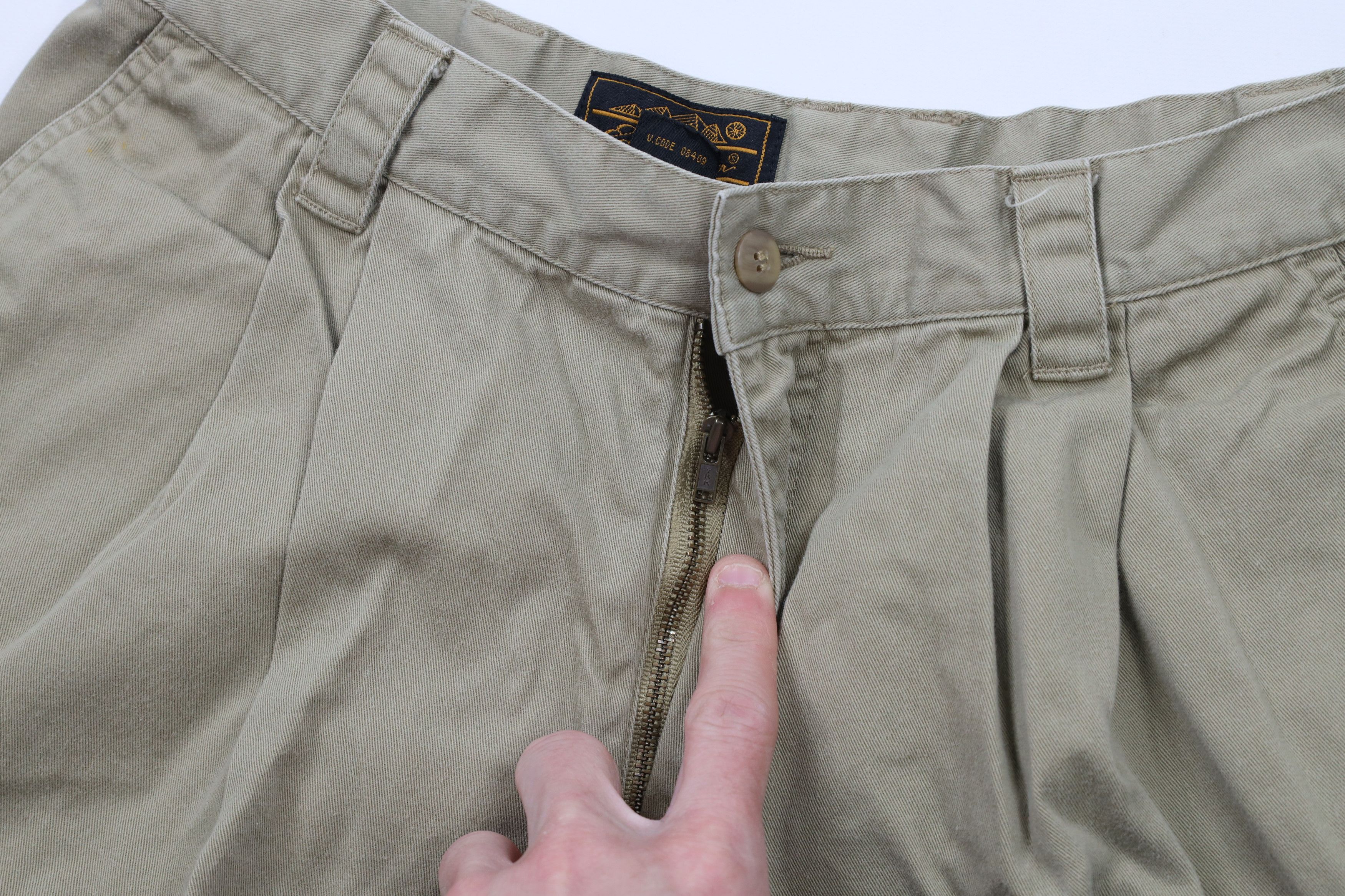 Eddie Bauer × Vintage Vintage 90s Eddie Bauer Cuffed Pleated Bermuda Safari Shorts Size 38" / US 16 / IT 52 - 5 Thumbnail
