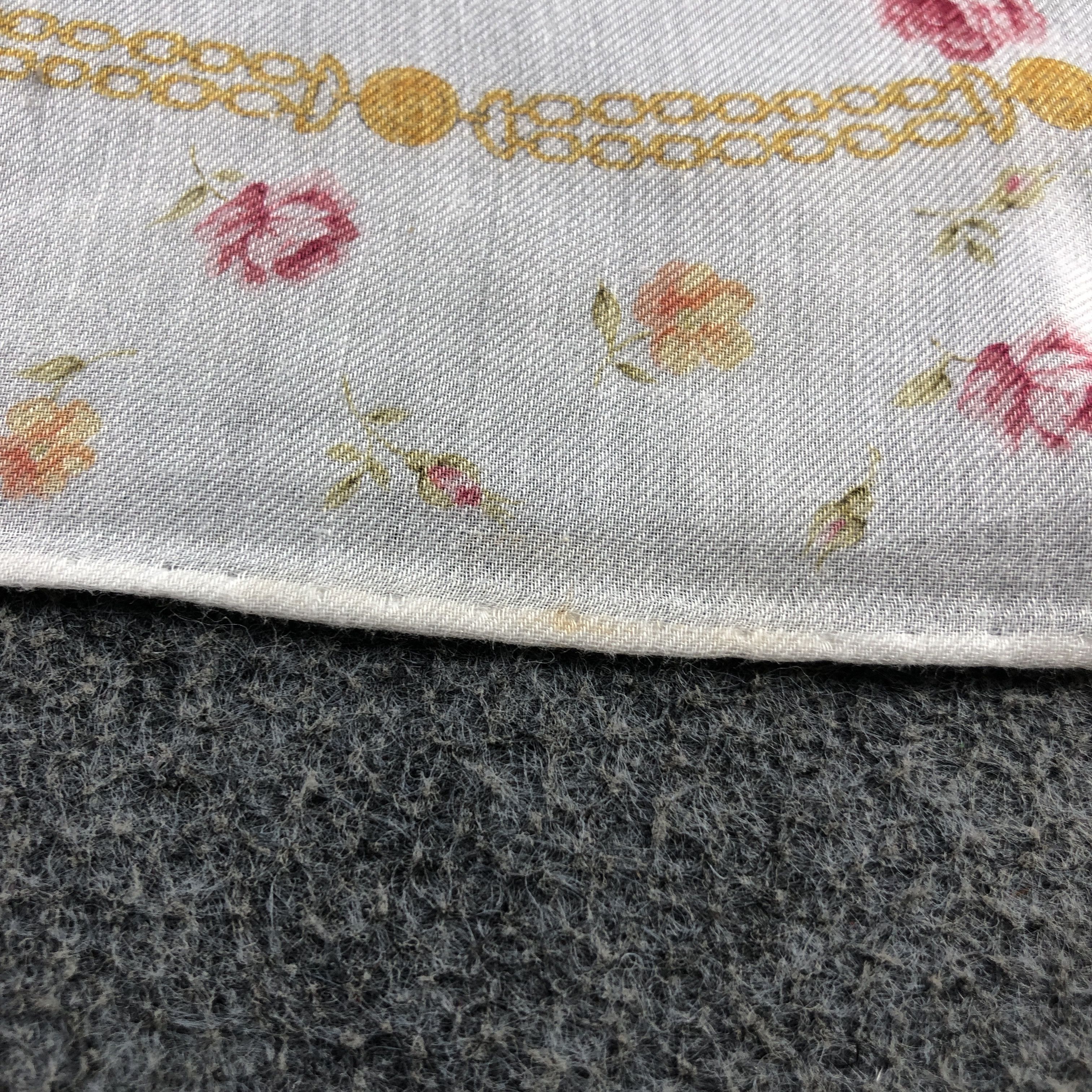 Burberry Burberrys Handkerchief Neckerchief Bandana H2798 Size ONE SIZE - 6 Thumbnail