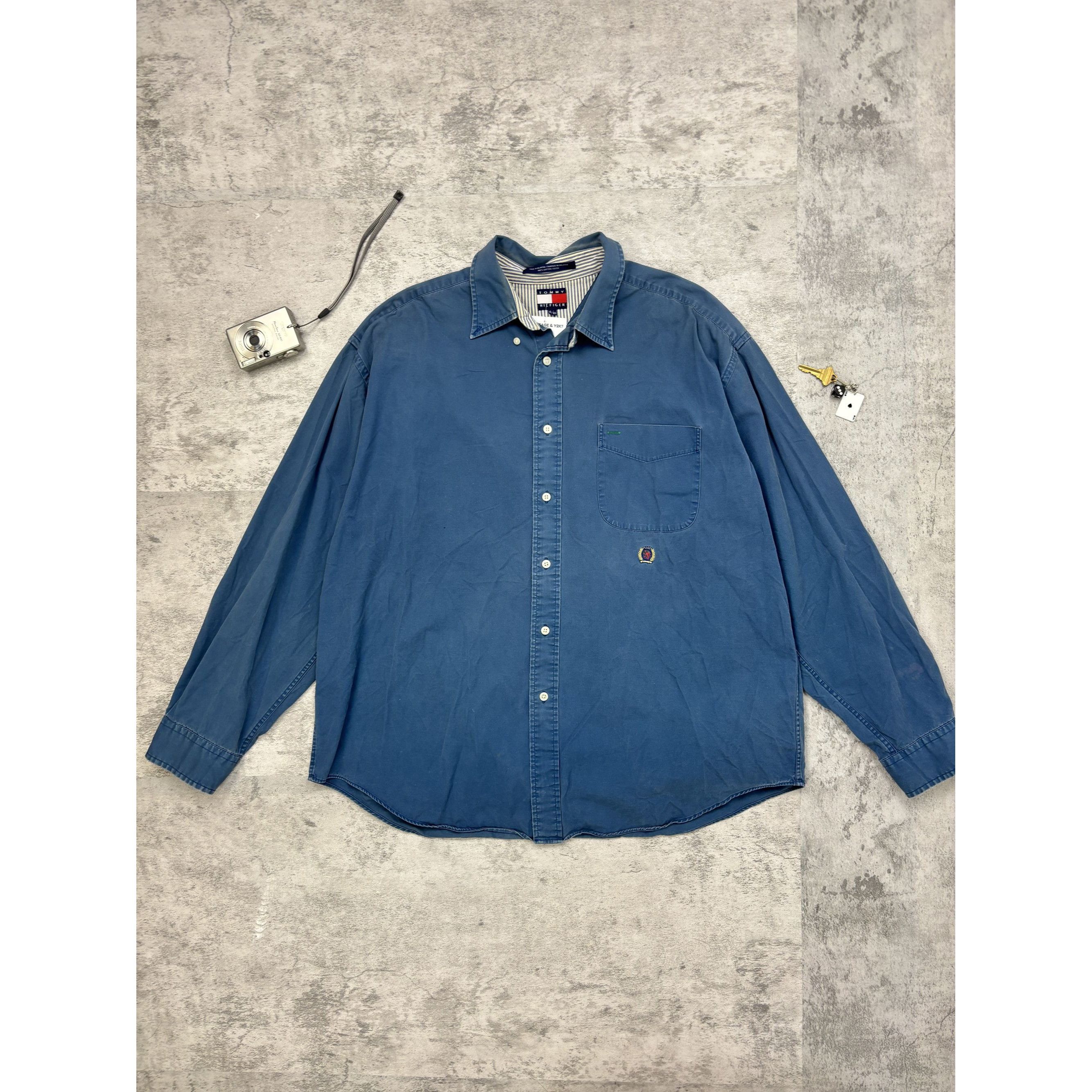 Tommy Hilfiger Vintage Tommy Hilfiger Blue Button Up Size US XL / EU 56 / 4 - 1 Thumbnail