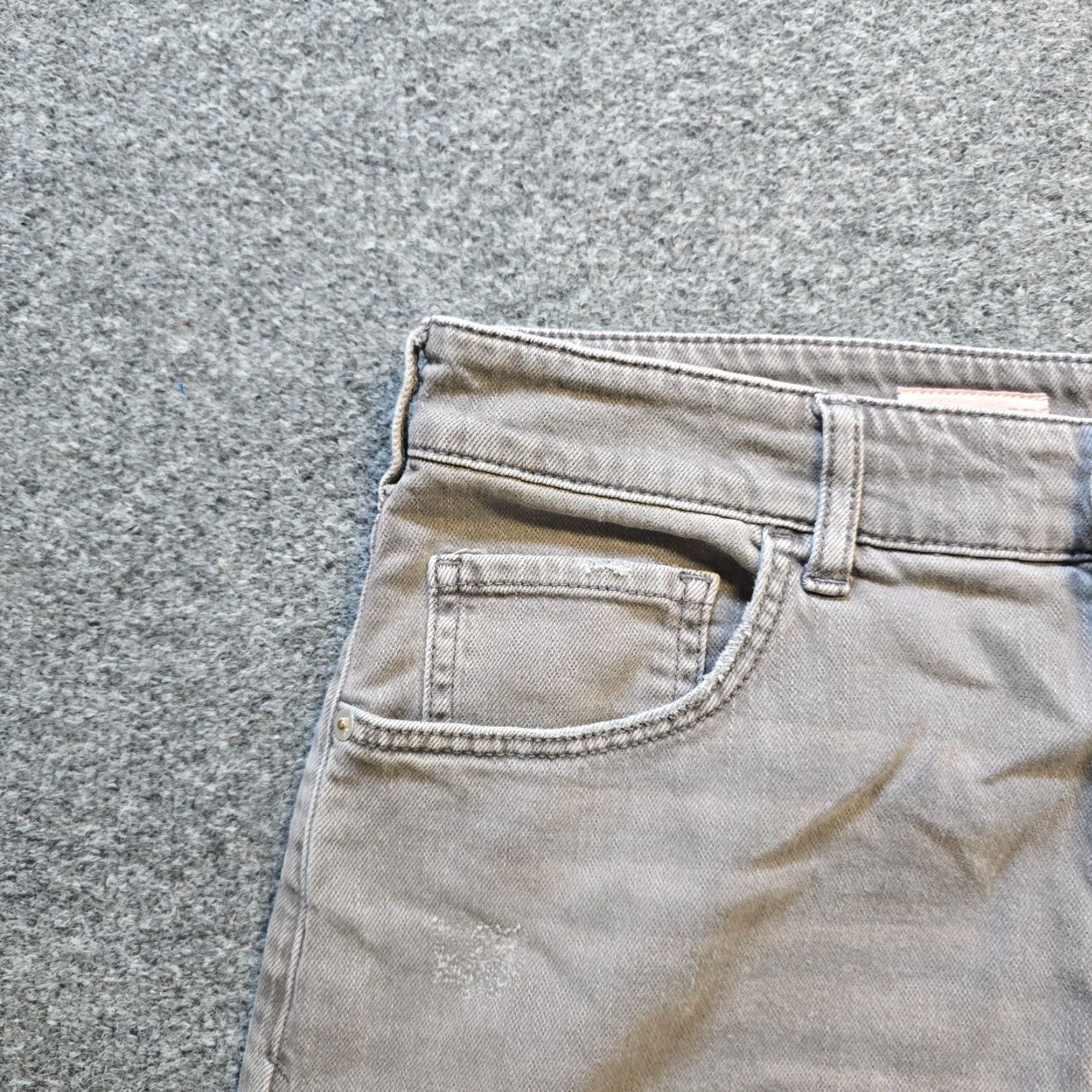 Vintage Pilcro Jeans Womens 30 Gray Straight Stretch Distressed Capsule Anthropologie Jeans Regular Adult Gray Distressed Stretch Pullover? Size 30" / US 8 / IT 44 - 3 Thumbnail