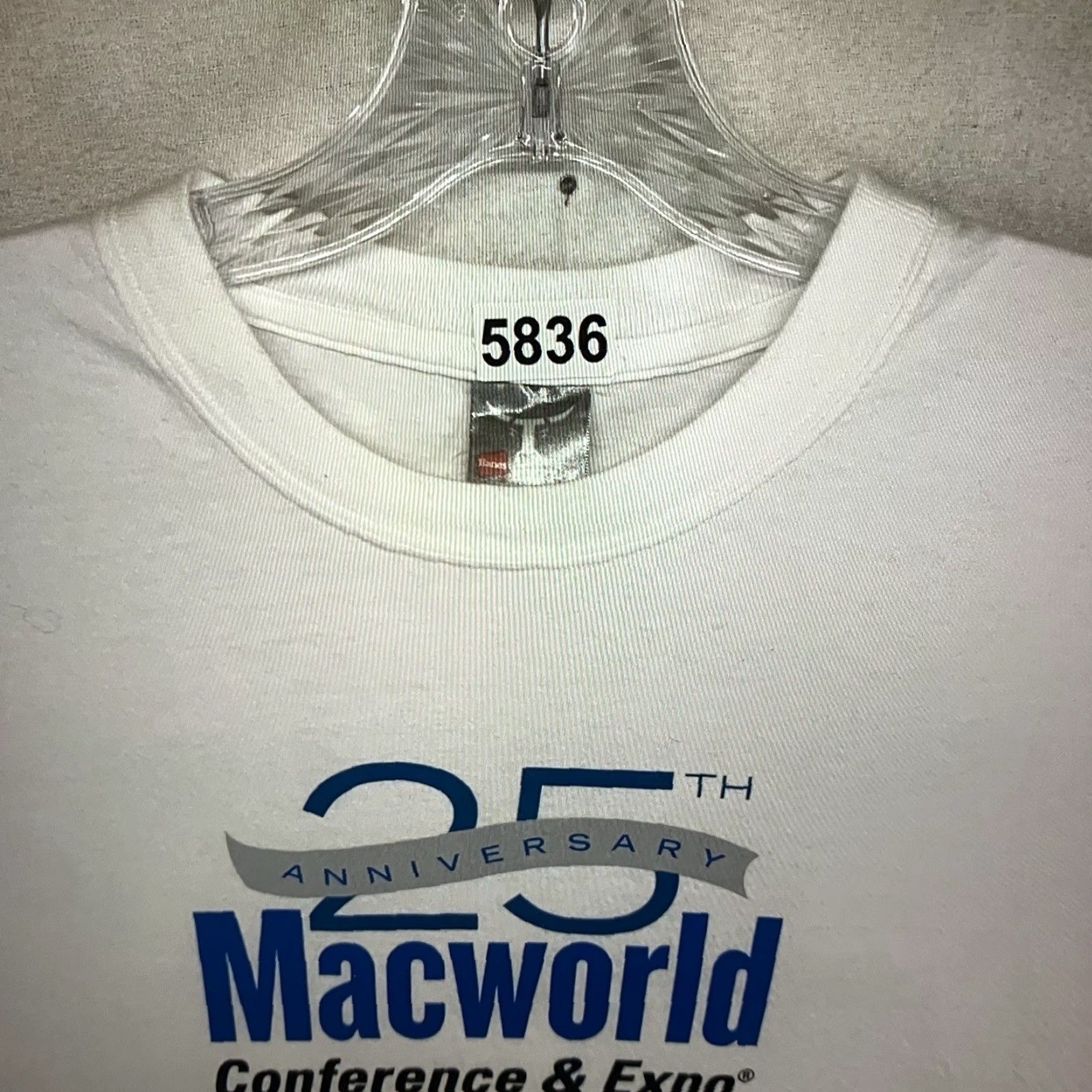 Hanes Apple Computer T-Shirt 2009 MacWorld 25th Anniversary Logo Crew Neck Short Sleeve Cotton Unisex Large White Size US L / EU 52-54 / 3 - 6 Thumbnail