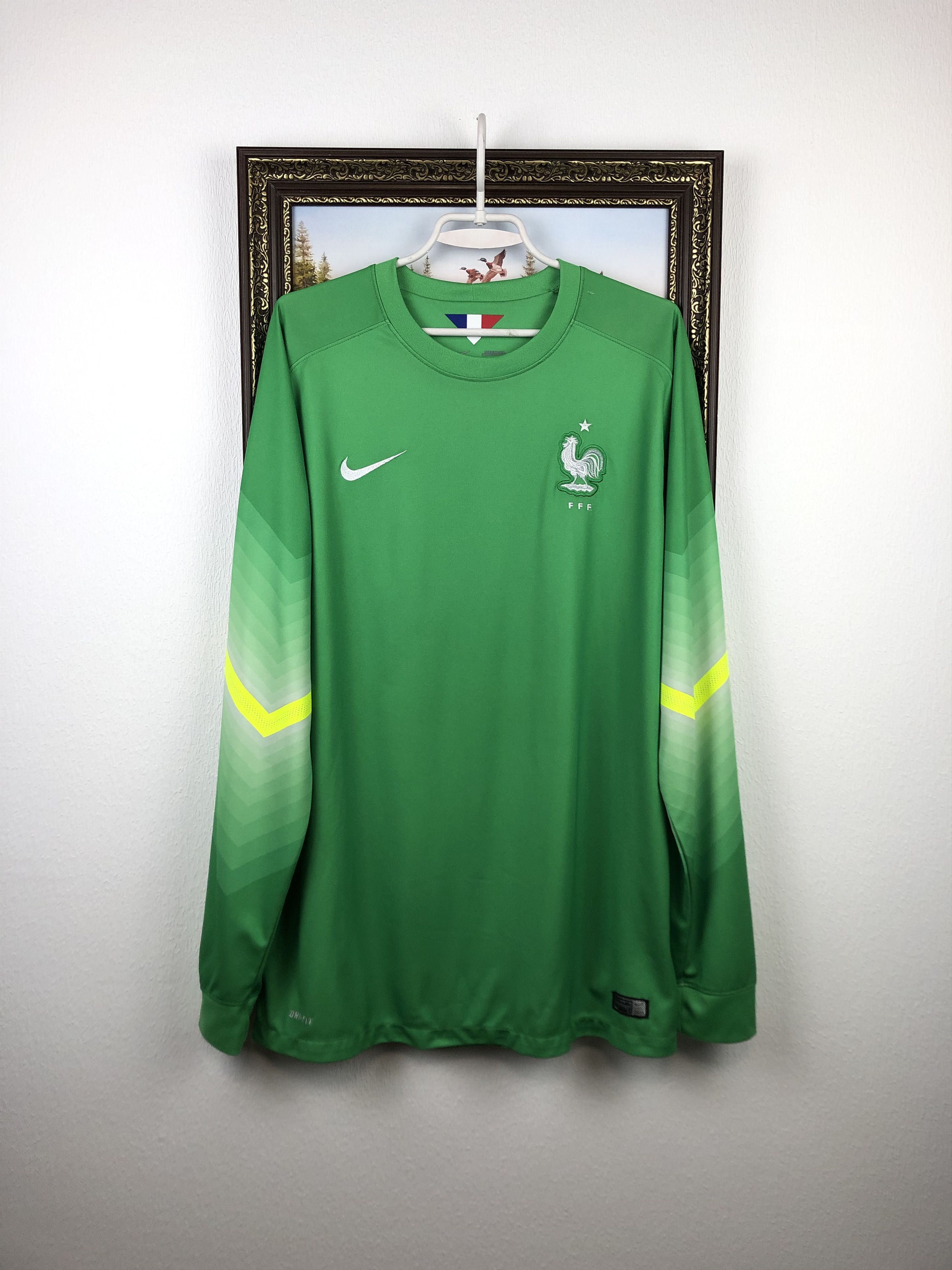 France Goalkeeper Lloris Goalkeeper Kit 2014 France Shirt Nike