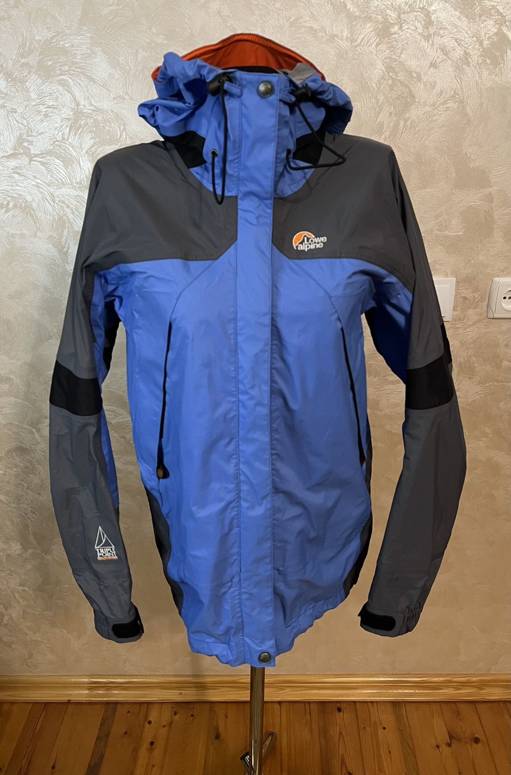 Goretex Lowe Alpine Jacket Waterproof Outdoor size M Size M / US 6-8 / IT 42-44 - 1 Thumbnail